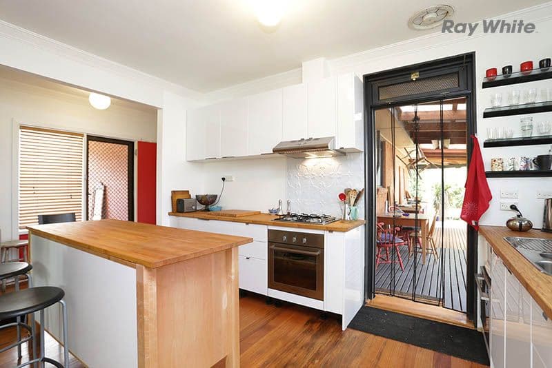 8 Robertson Crescent, LAVERTON VIC 3028, Laverton - Thumbnail 2