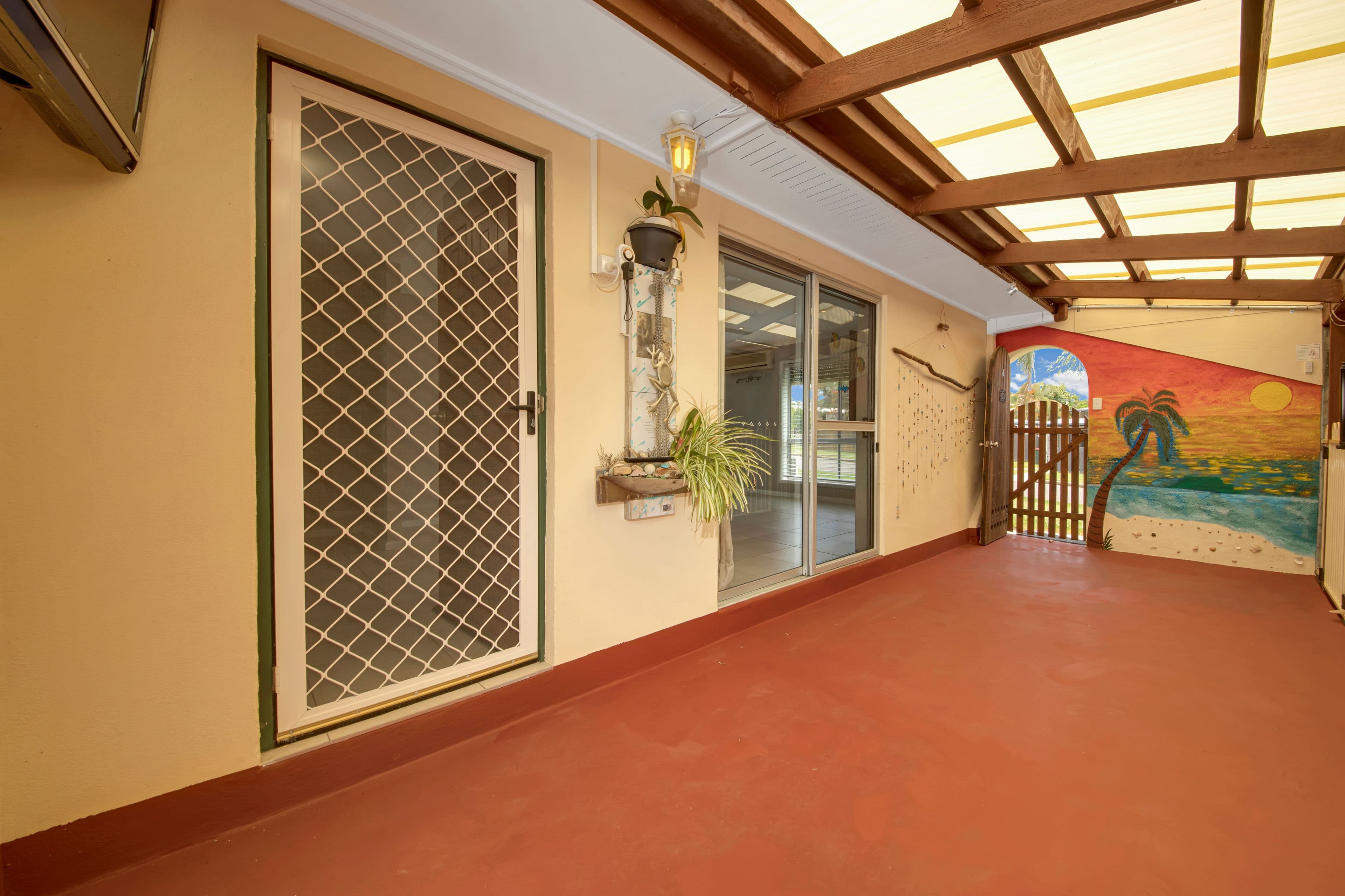 8 Bellemere Court, Boyne Island QLD 4680, Boyne Island - Thumbnail 4