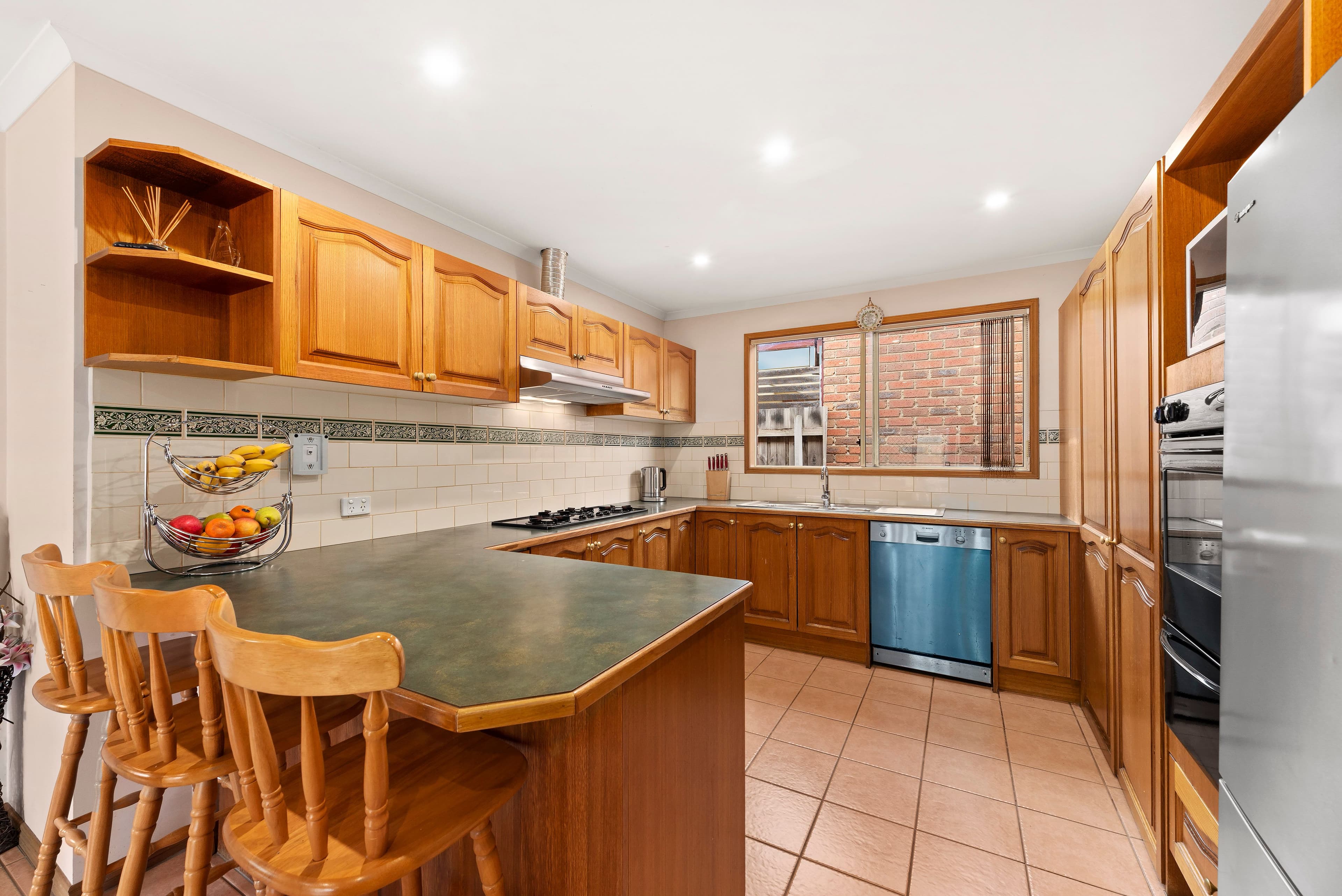 10 Suzana Place, Rowville VIC 3178, Rowville - Thumbnail 2