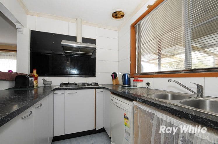 15 Anne Court, CRANBOURNE VIC 3977, Cranbourne - Thumbnail 2