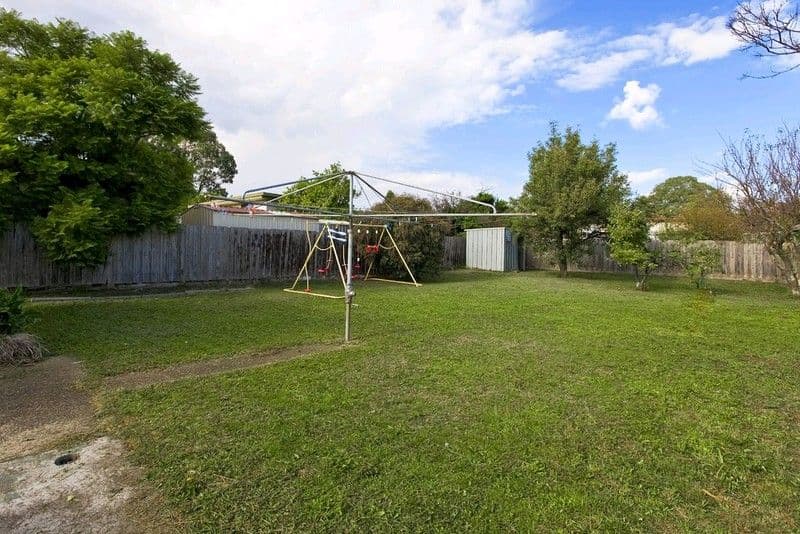 8 Warbla Street, DANDENONG NORTH VIC 3175, Dandenong North - Thumbnail 2