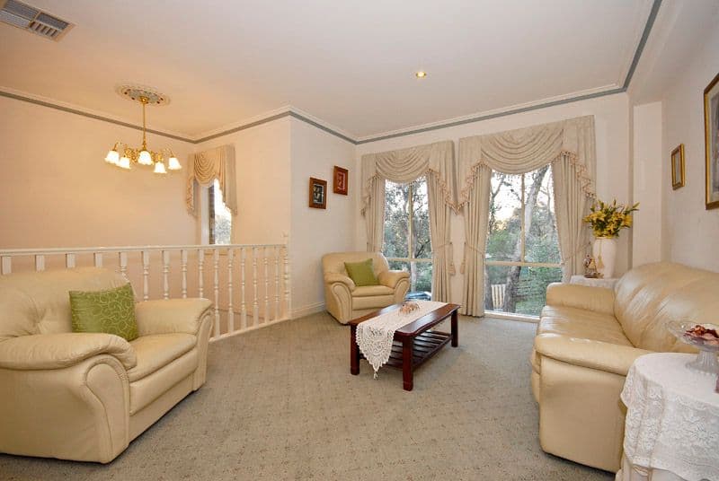 70 Banks Road, ELTHAM NORTH VIC 3095, Eltham North - Thumbnail 2