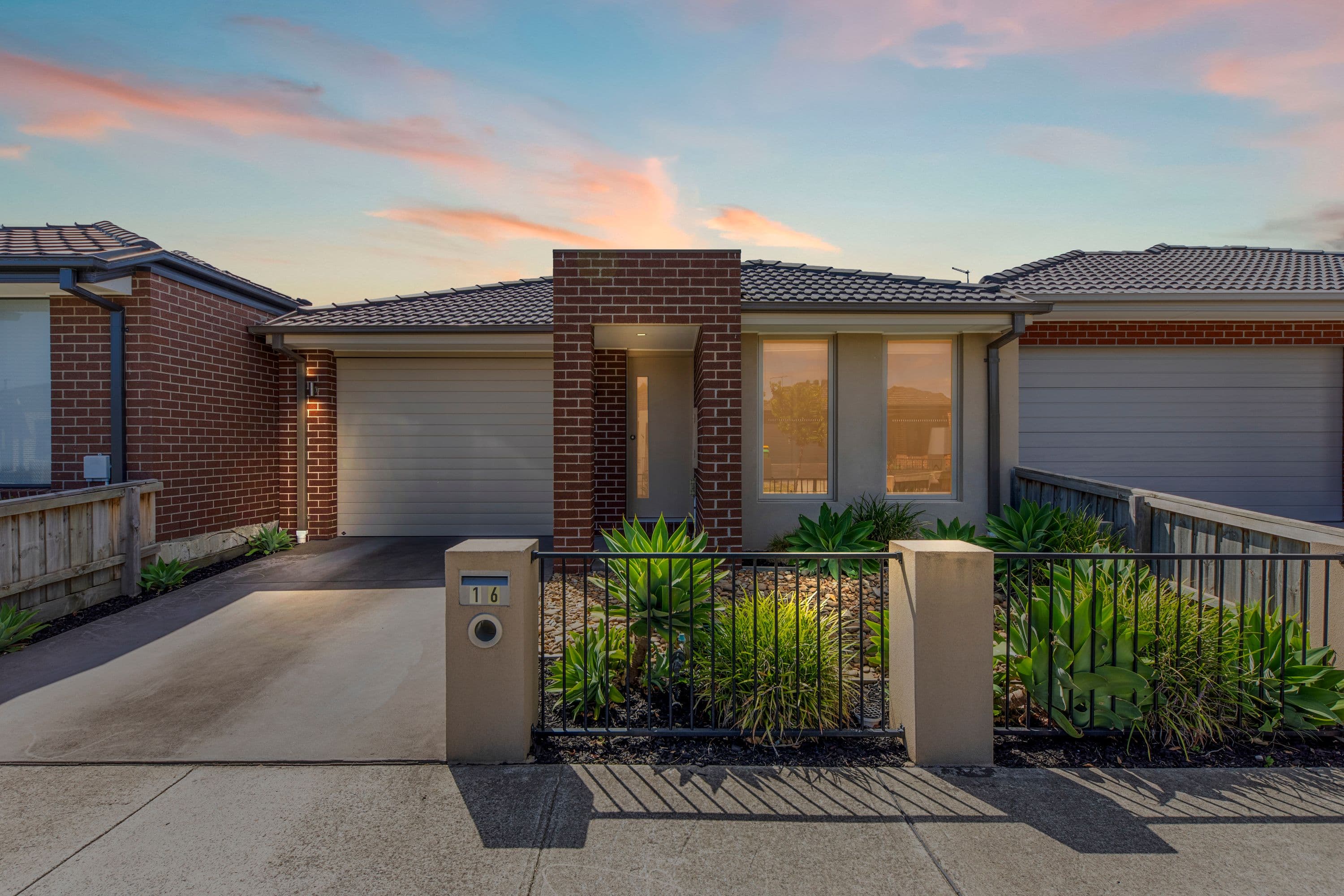 16 Newbury Street, Pakenham VIC 3810, Pakenham - Image 1