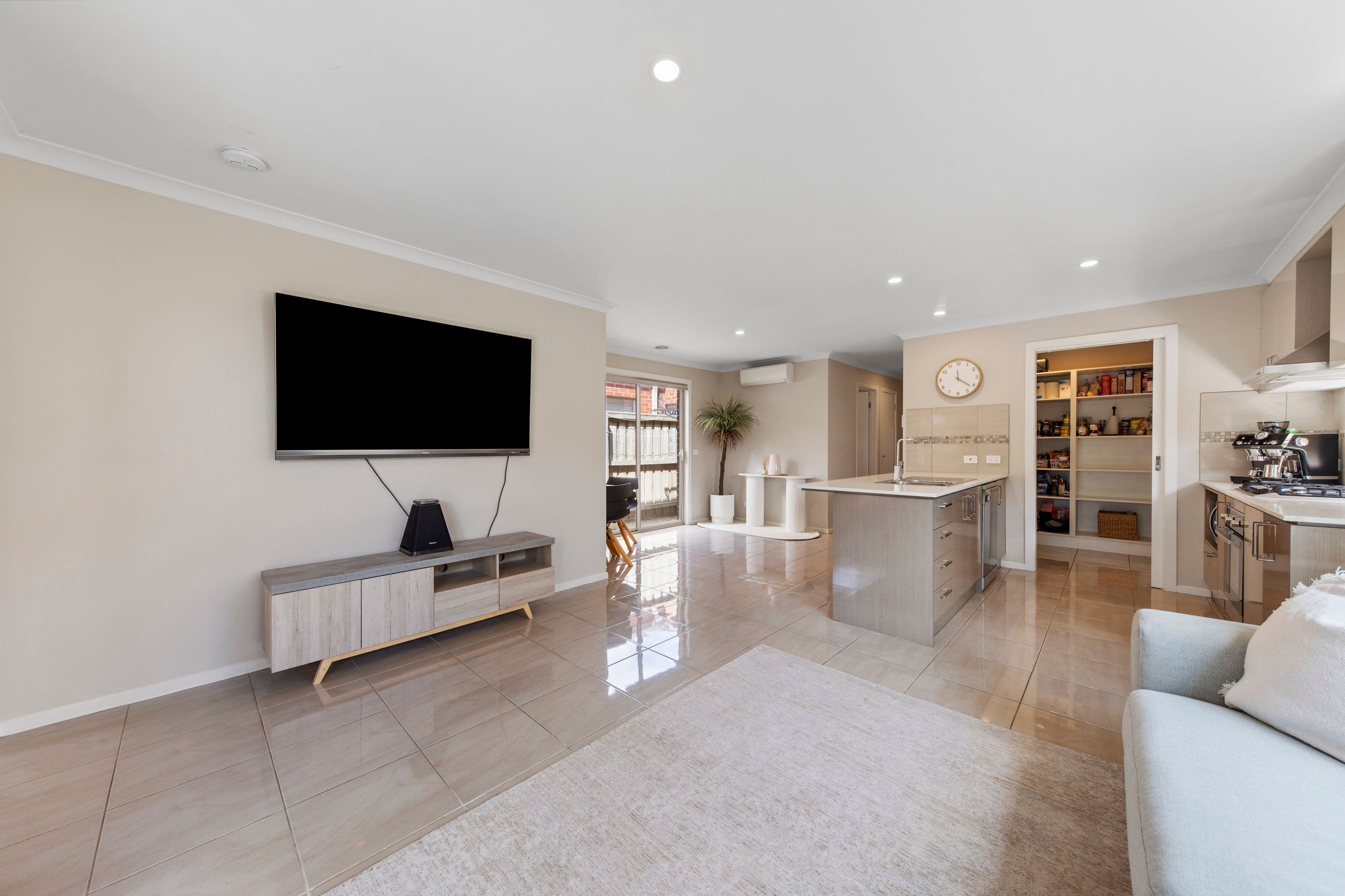 16 Newbury Street, Pakenham VIC 3810, Pakenham - Thumbnail 5