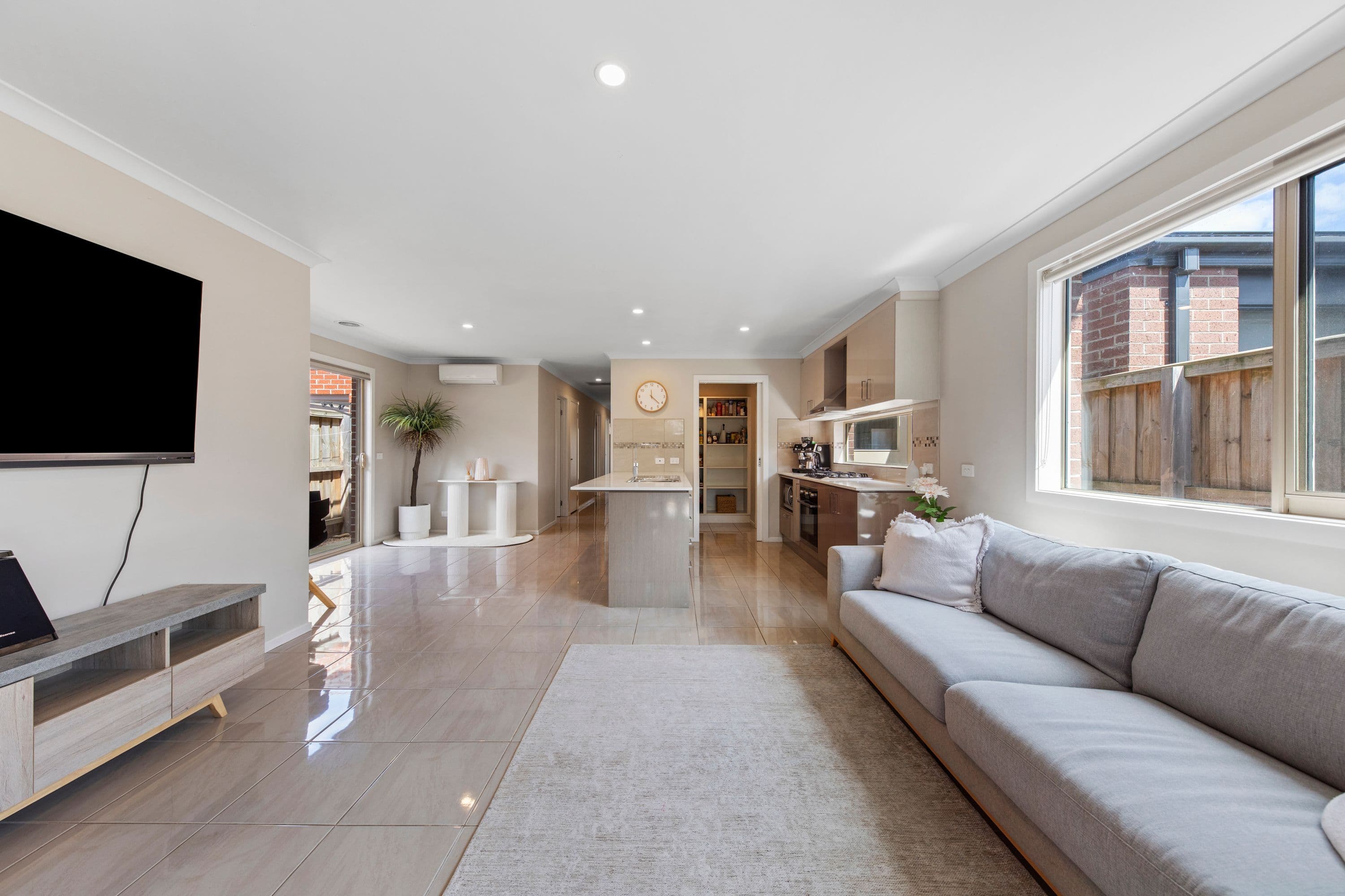 16 Newbury Street, Pakenham VIC 3810, Pakenham - Thumbnail 6