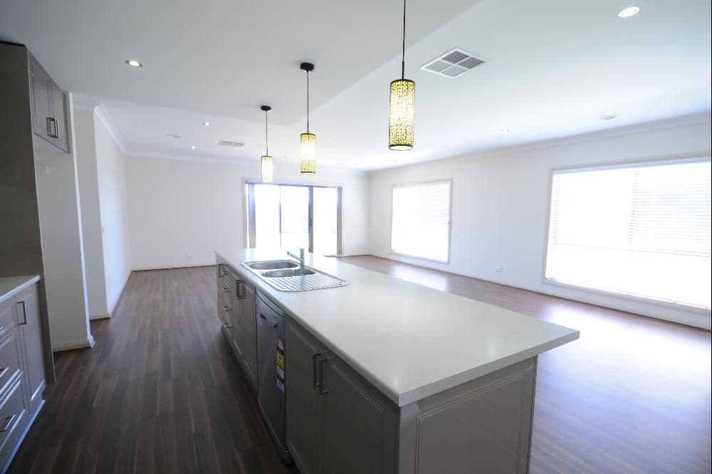 33 Cambridge Drive, THURGOONA NSW 2640, Thurgoona - Thumbnail 5