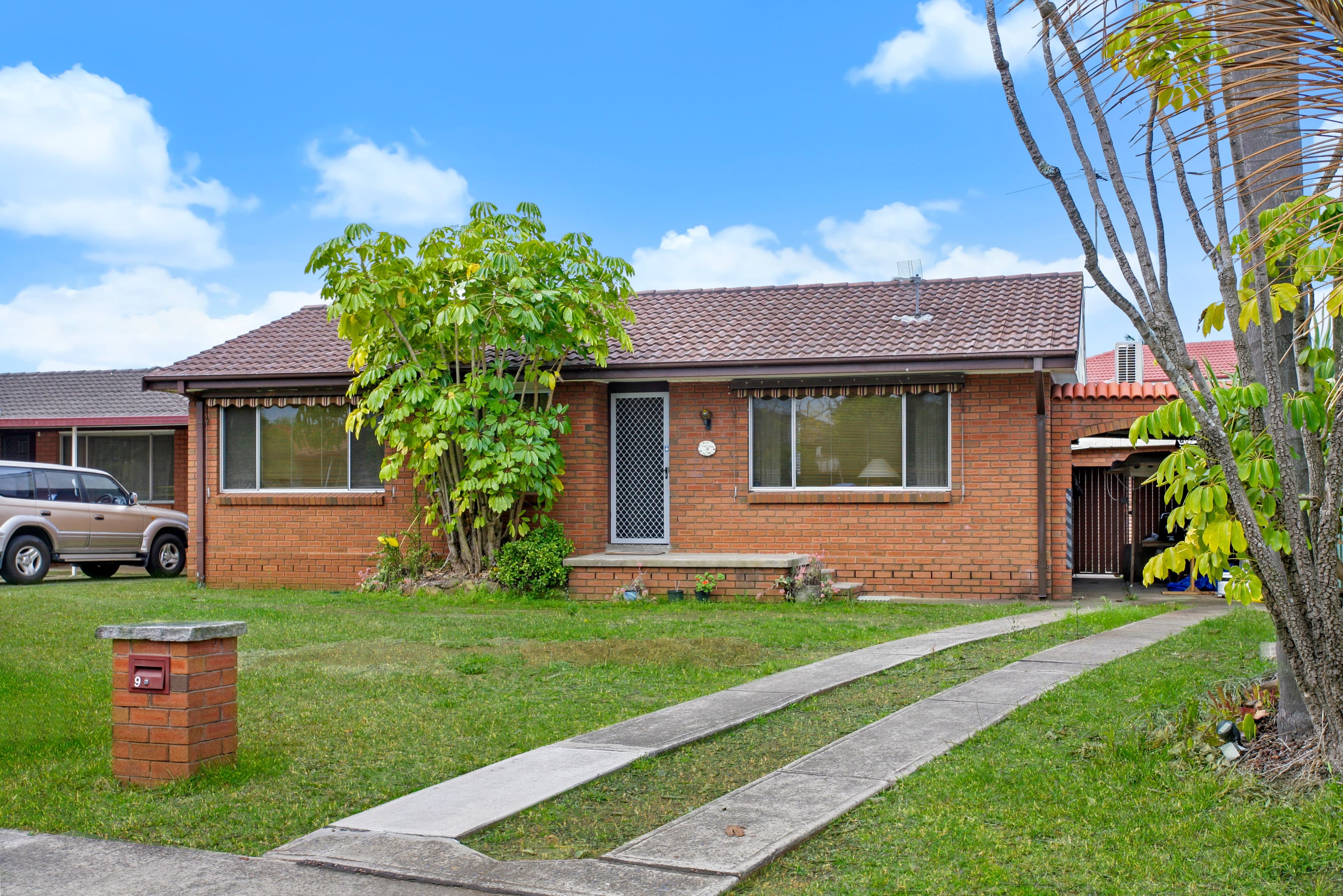 9 Santa Place, Bossley Park - Image 1