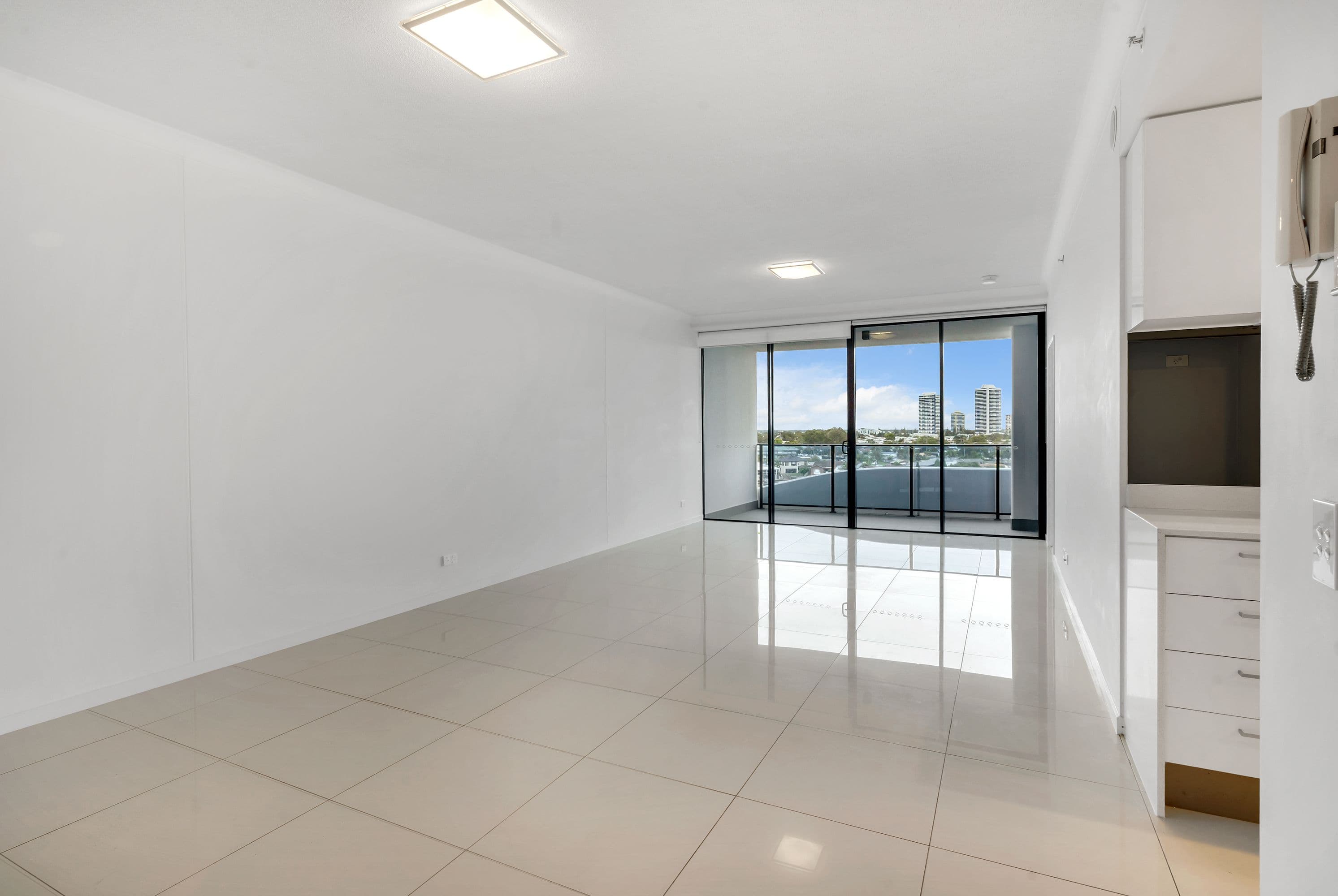 5 Harbour Side Court, Biggera Waters QLD 4216, Biggera Waters - Thumbnail 2