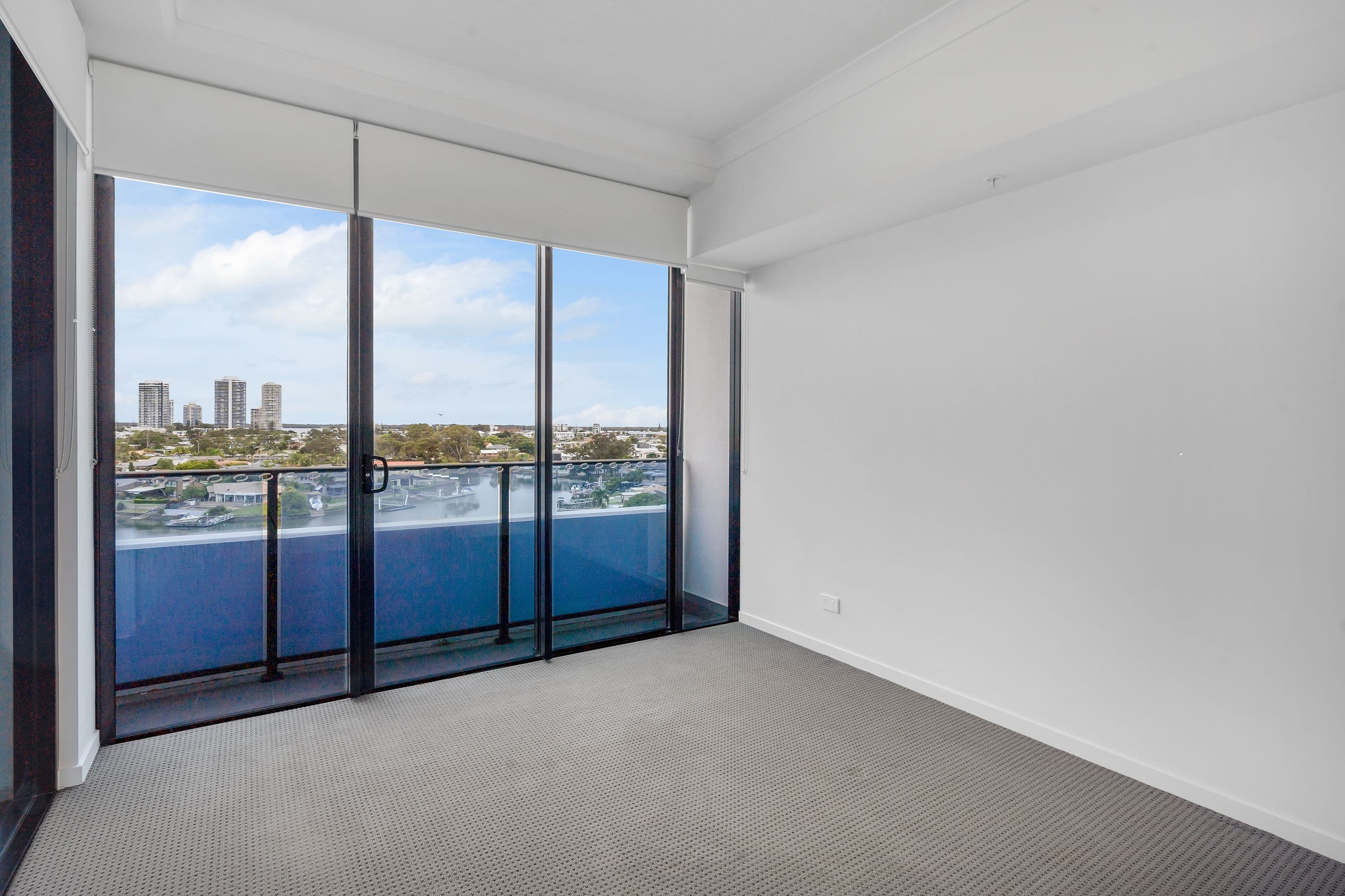 5 Harbour Side Court, Biggera Waters QLD 4216, Biggera Waters - Thumbnail 4