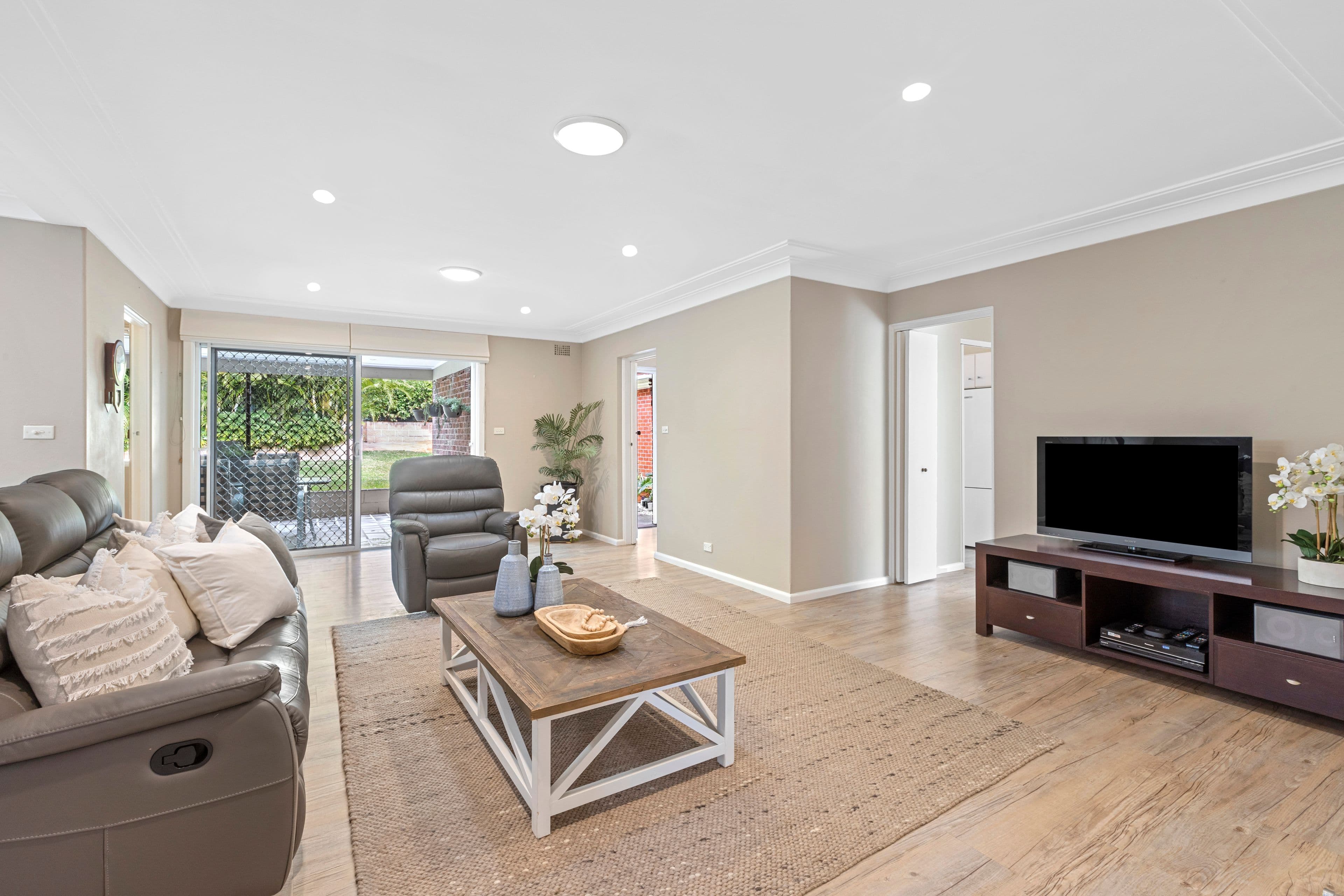 11 Canea Crescent, Allambie Heights NSW 2100, Allambie Heights - Thumbnail 2