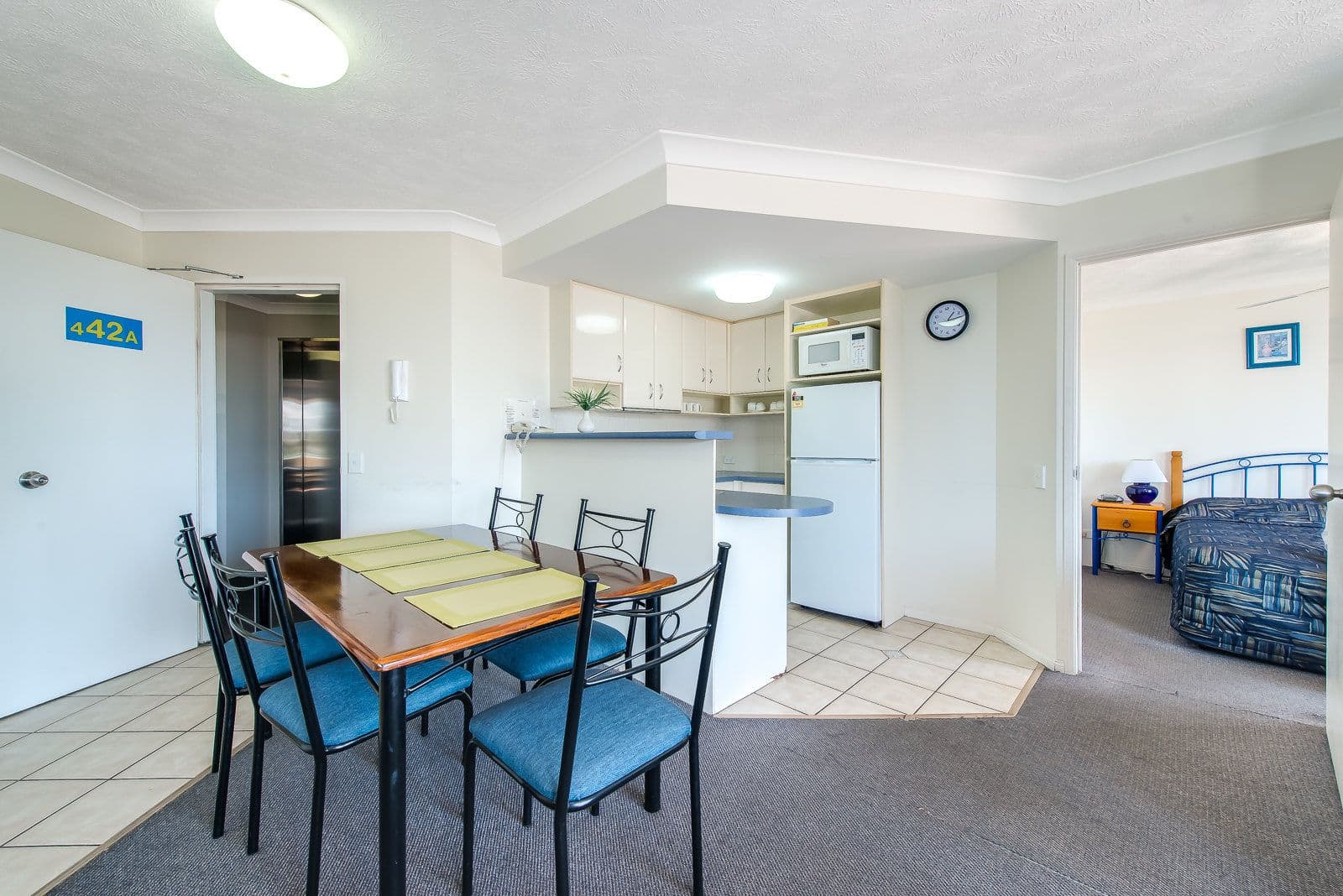 484 Marine Parade, Biggera Waters QLD 4216, Biggera Waters - Thumbnail 5