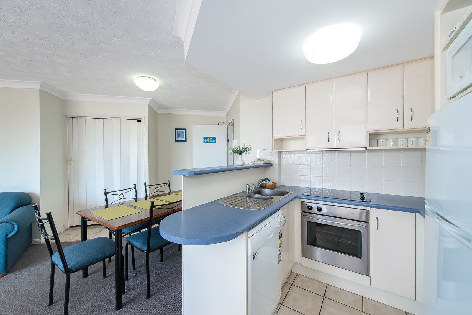 484 Marine Parade, Biggera Waters QLD 4216, Biggera Waters - Thumbnail 6