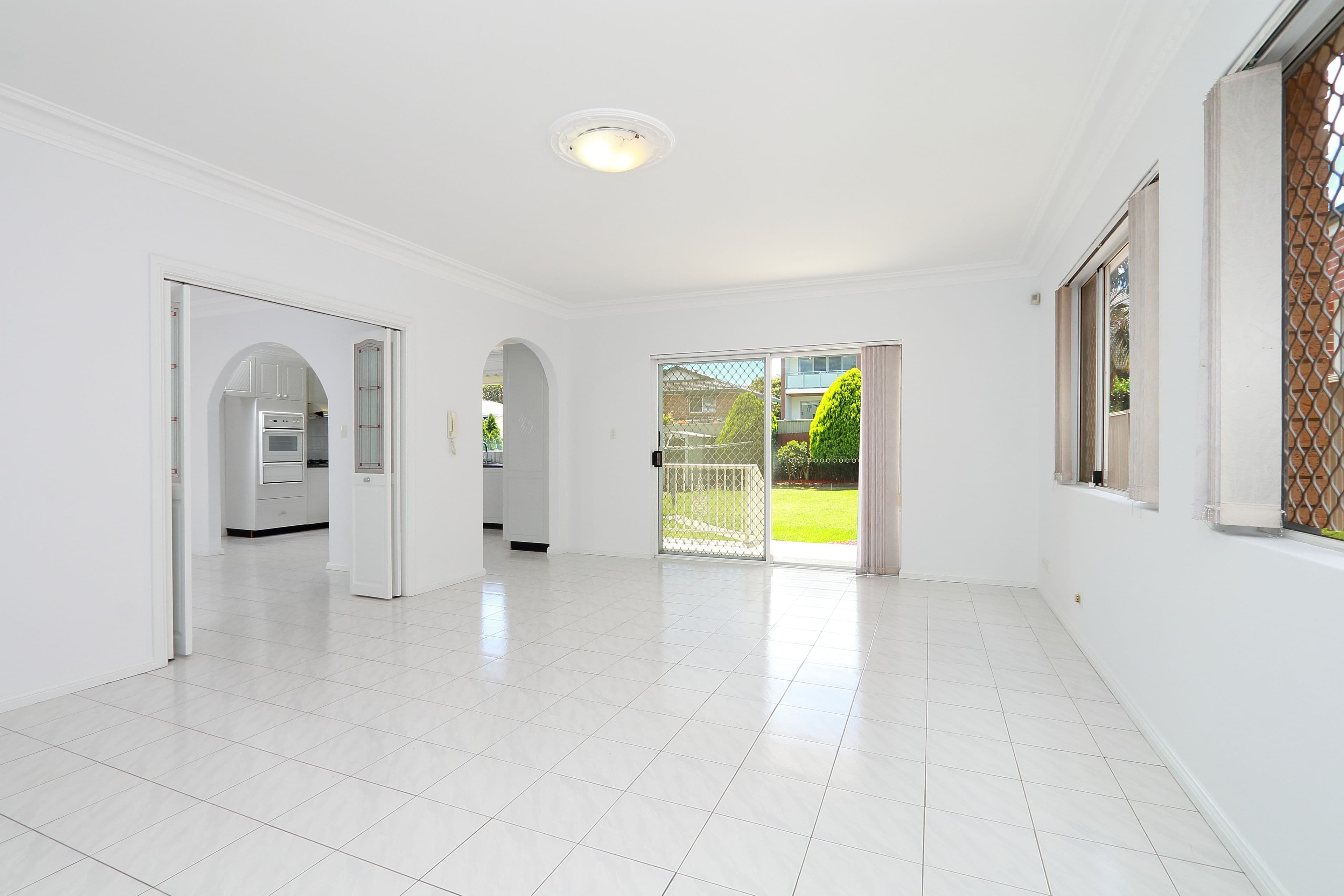 8 Taronga Street, Hurstville NSW 2220, Hurstville - Thumbnail 2