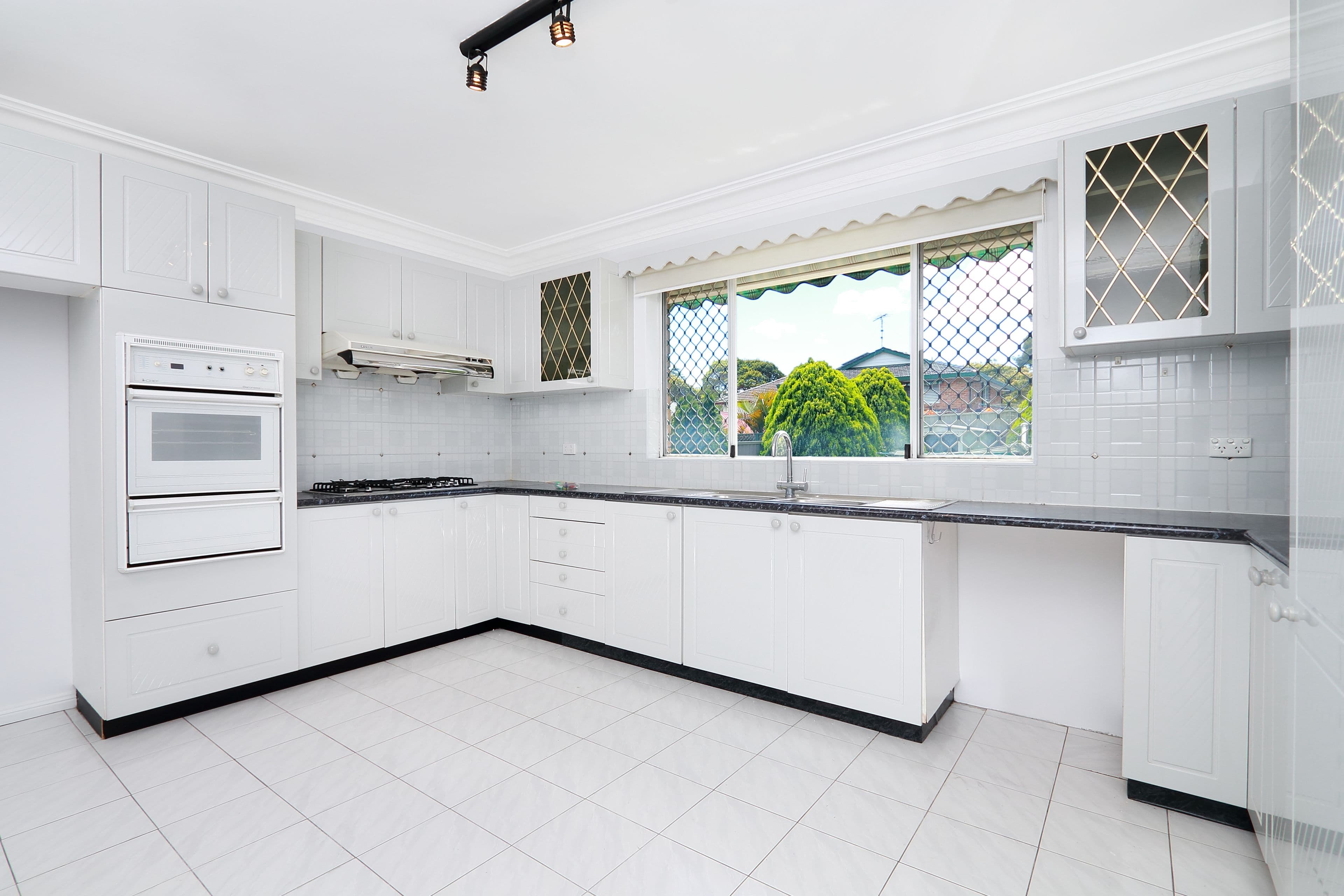 8 Taronga Street, Hurstville NSW 2220, Hurstville - Thumbnail 4