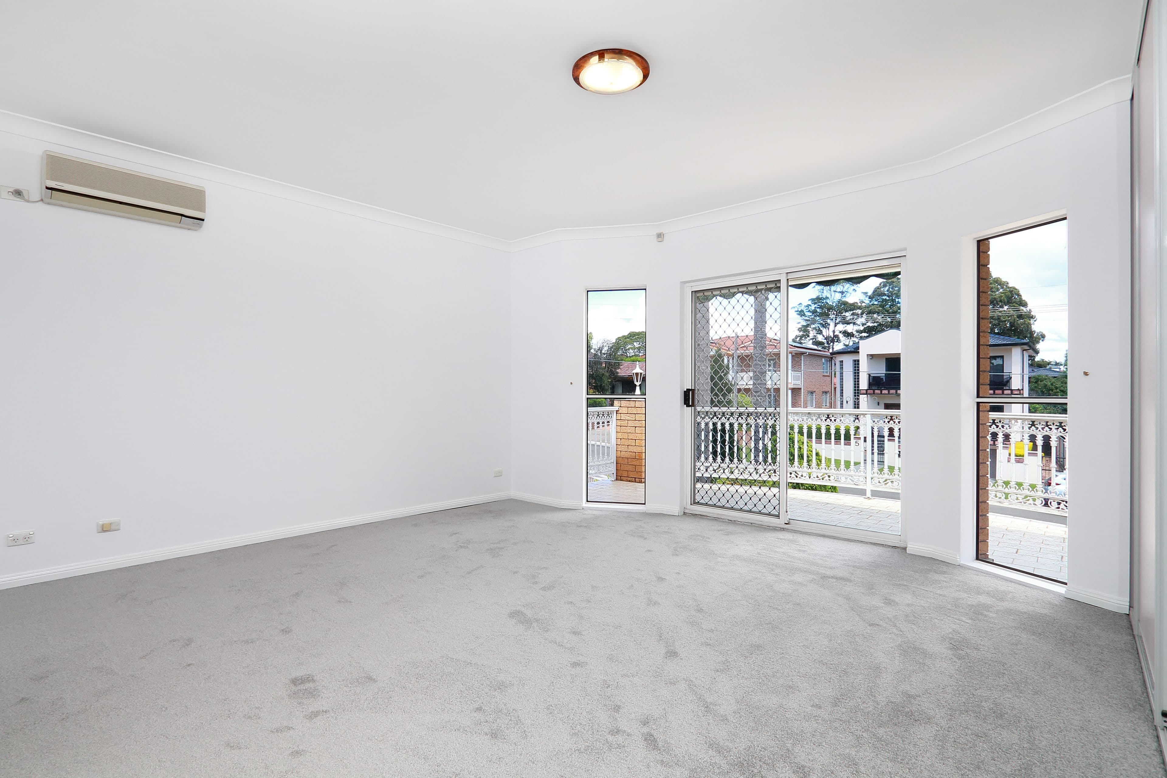 8 Taronga Street, Hurstville NSW 2220, Hurstville - Thumbnail 6