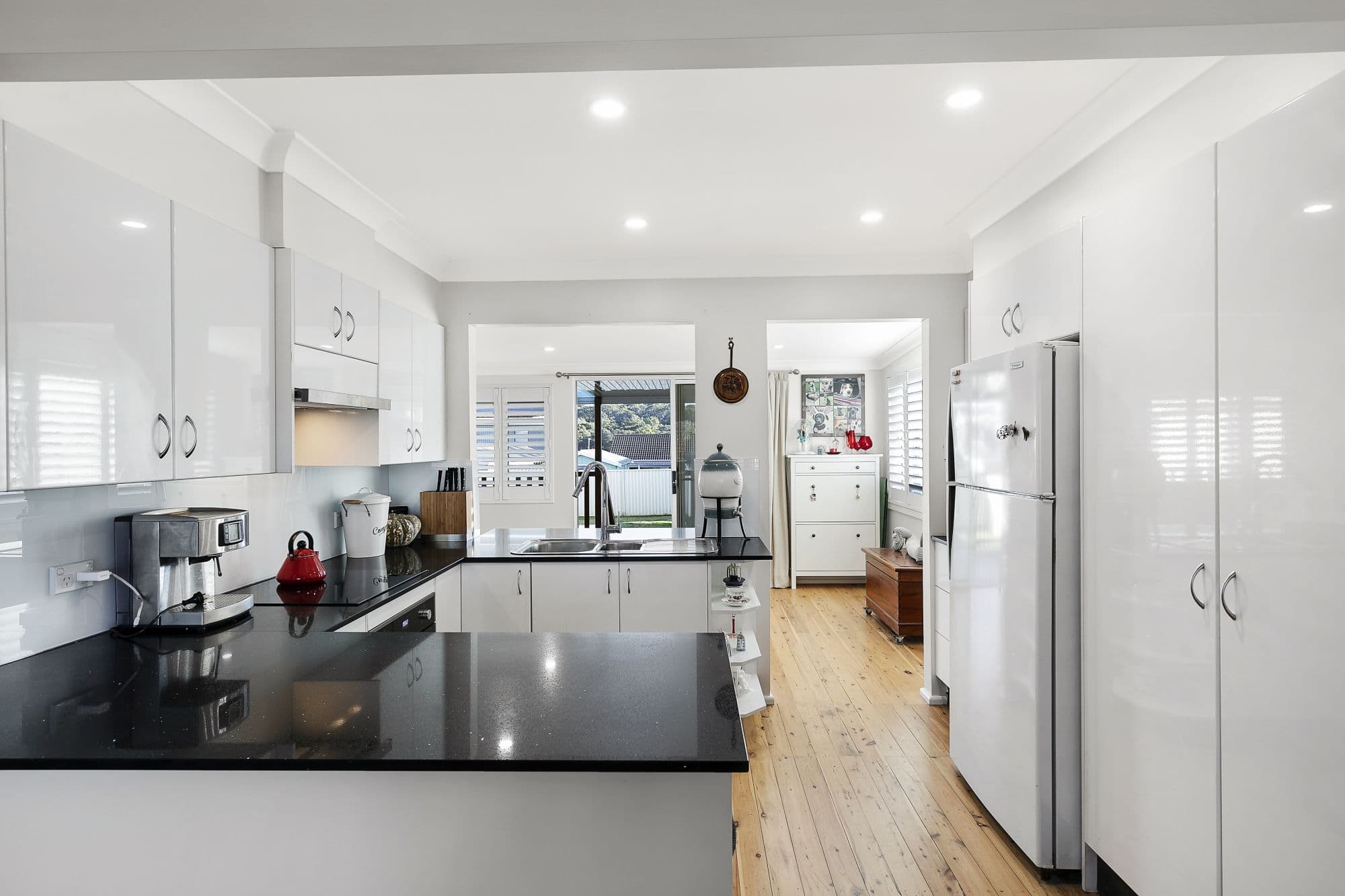 14 Robertson Road, Killarney Vale - Thumbnail 2
