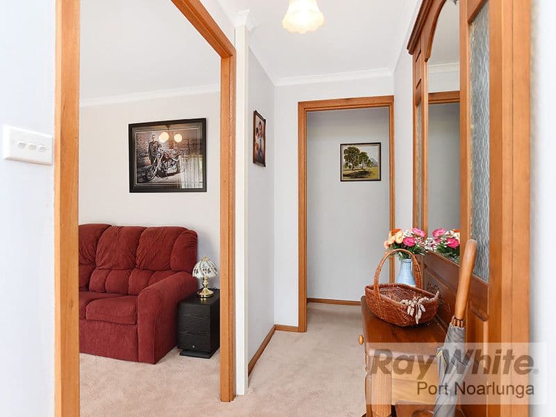 3 Clarke Crescent, Huntfield Heights SA 5163, Huntfield Heights - Thumbnail 2