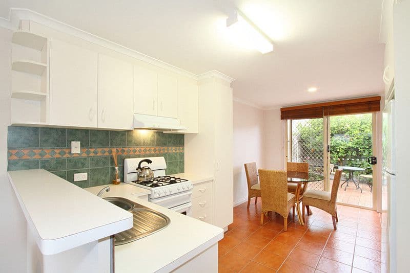 32 Carmichael Road, OAKLEIGH EAST VIC 3166, Oakleigh East - Thumbnail 2
