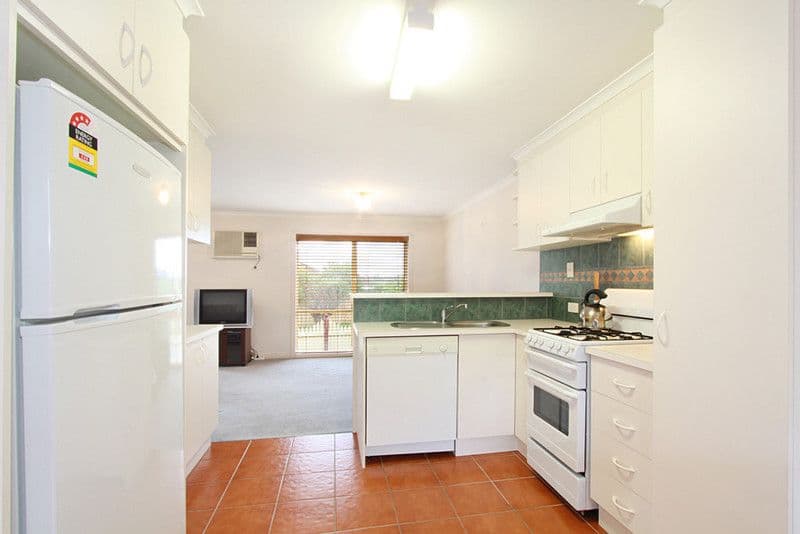 32 Carmichael Road, OAKLEIGH EAST VIC 3166, Oakleigh East - Thumbnail 5