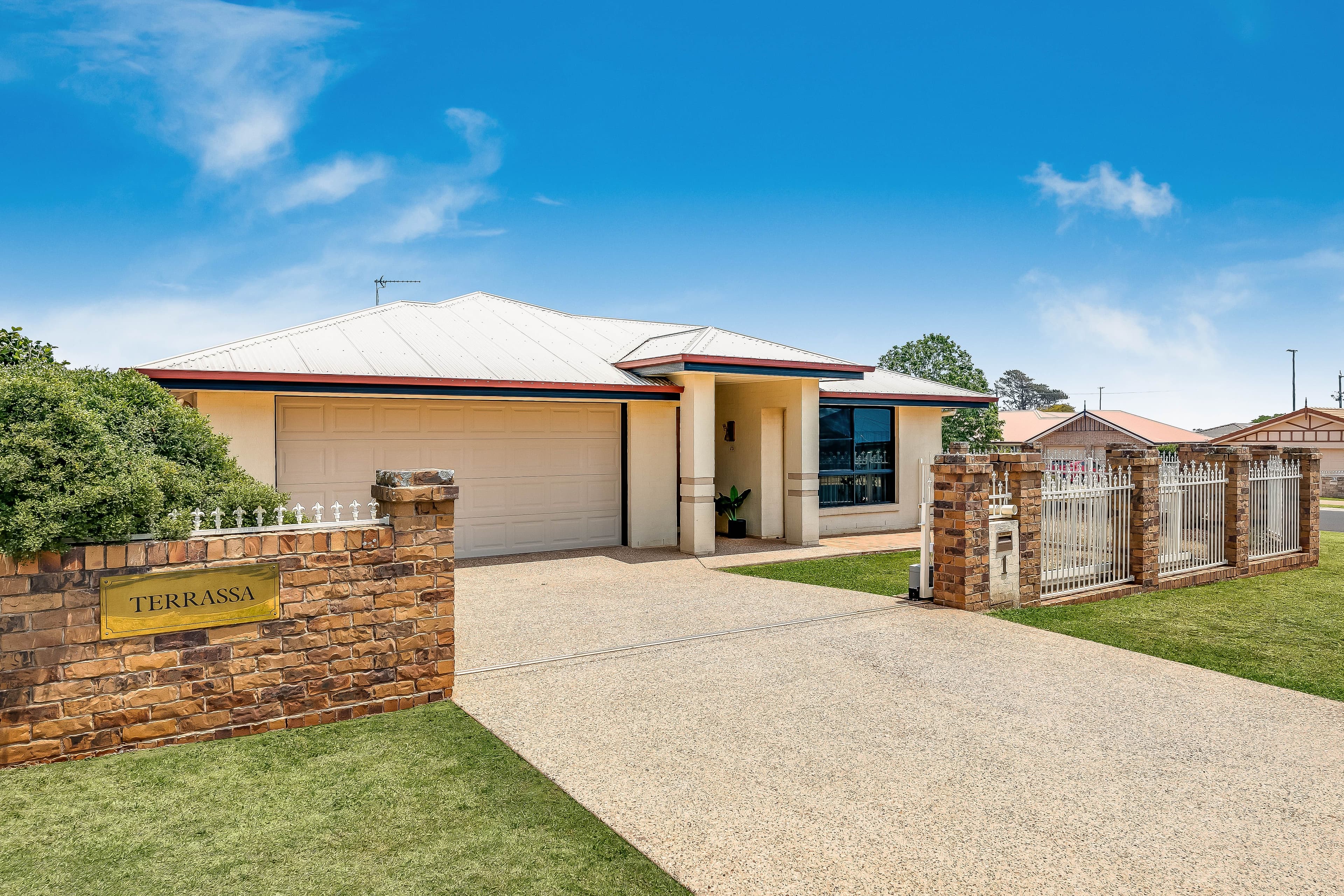 1 Scullin Street, Middle Ridge QLD 4350, Middle Ridge - Image 1
