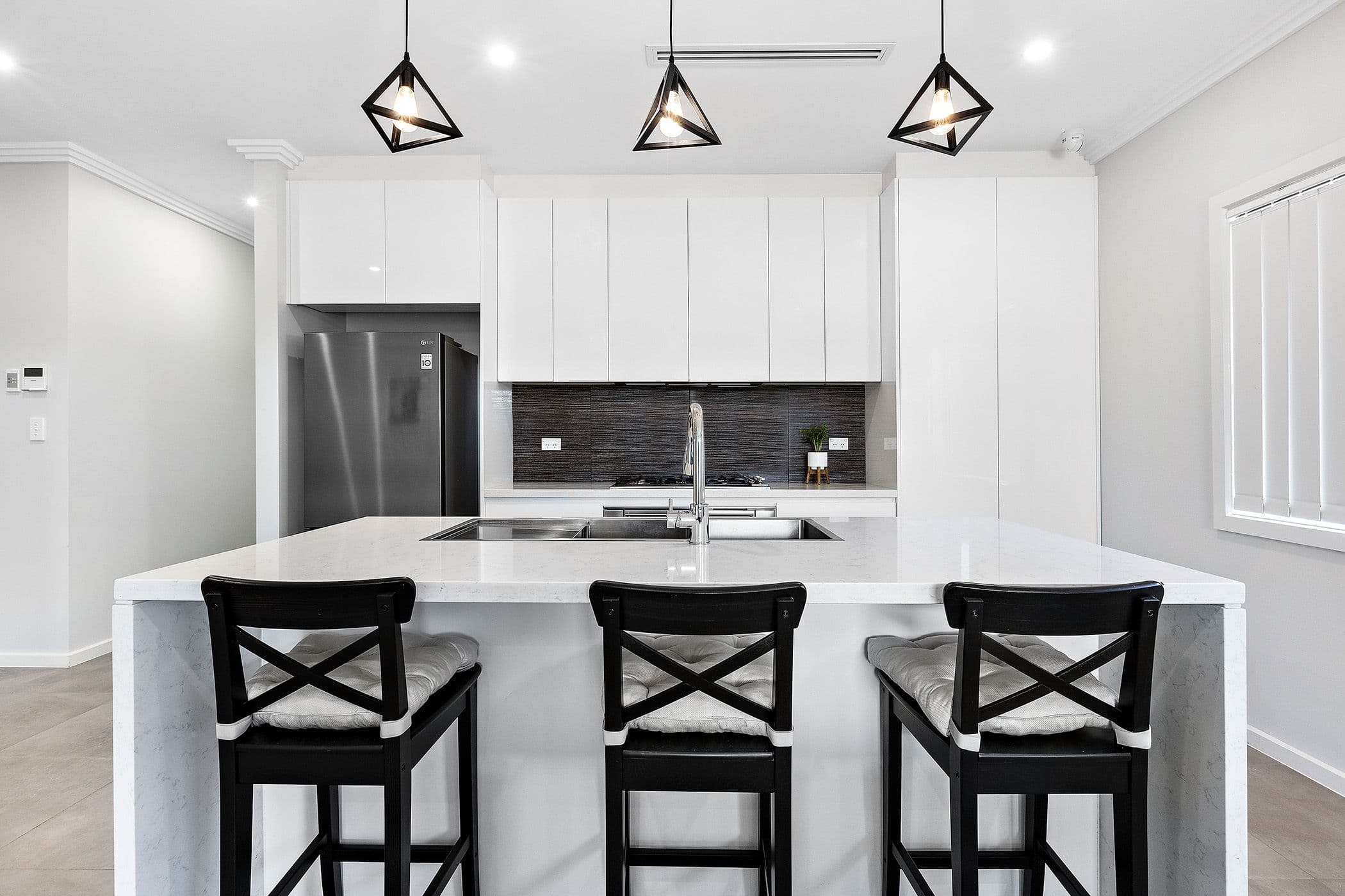 35 Rosecomb Road, Spring Farm - Thumbnail 4