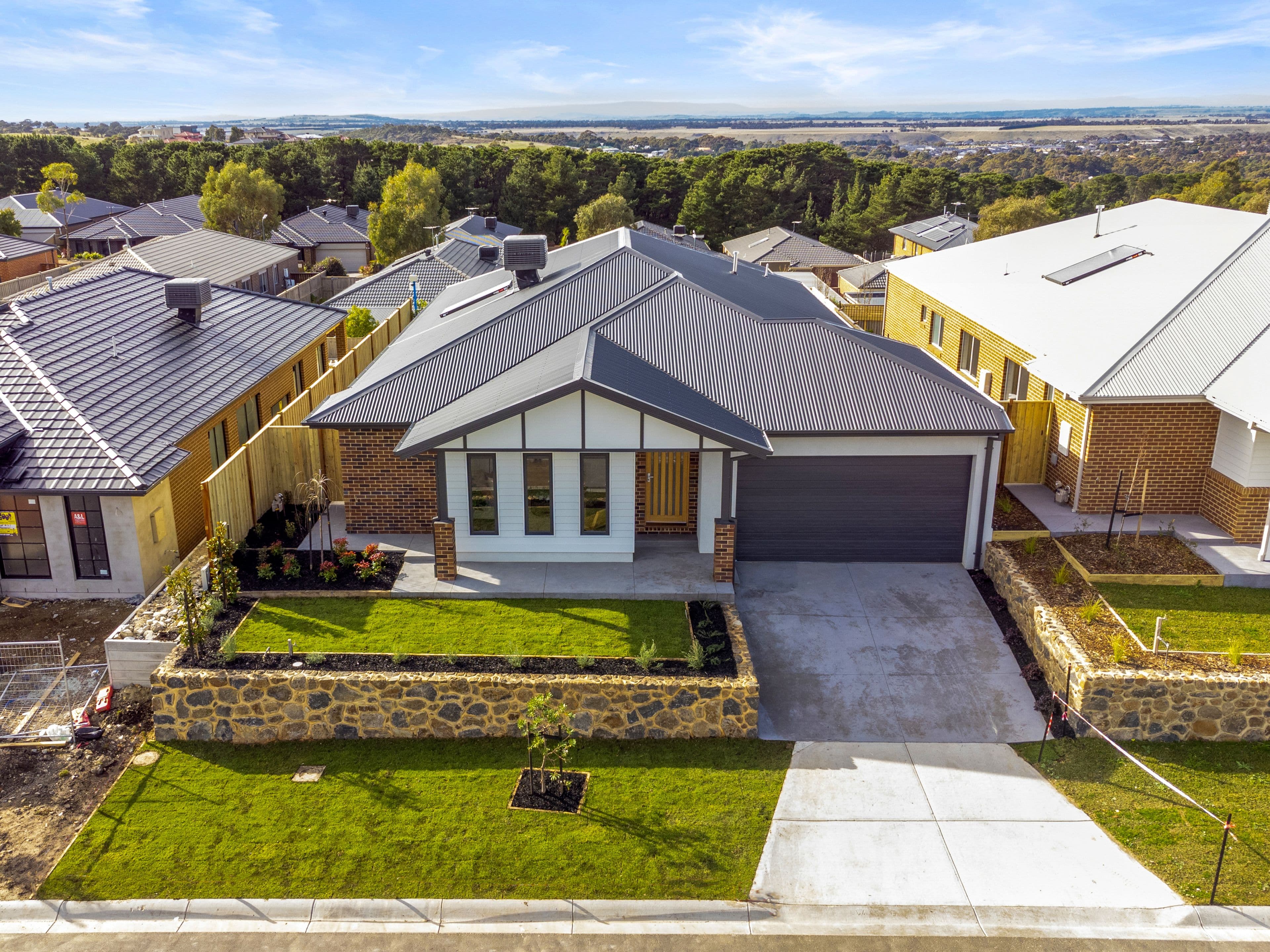 9 Ridgeview Court, Sunbury VIC 3429, Sunbury - Thumbnail 2