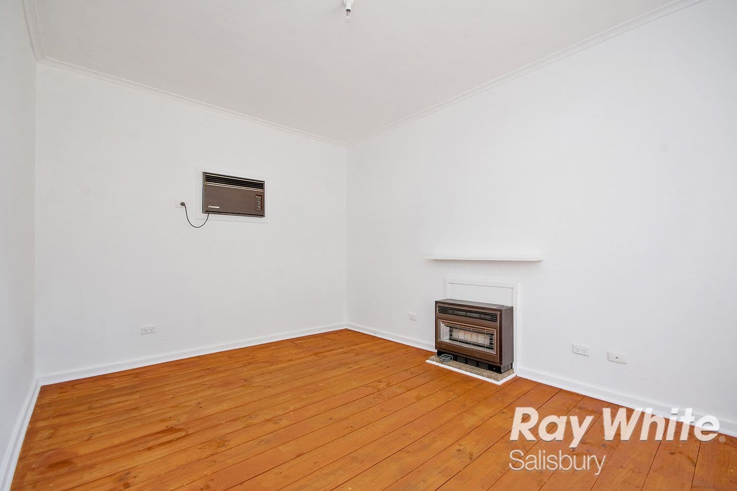 24 Hewitt Road, Elizabeth South SA 5112, Elizabeth South - Thumbnail 2