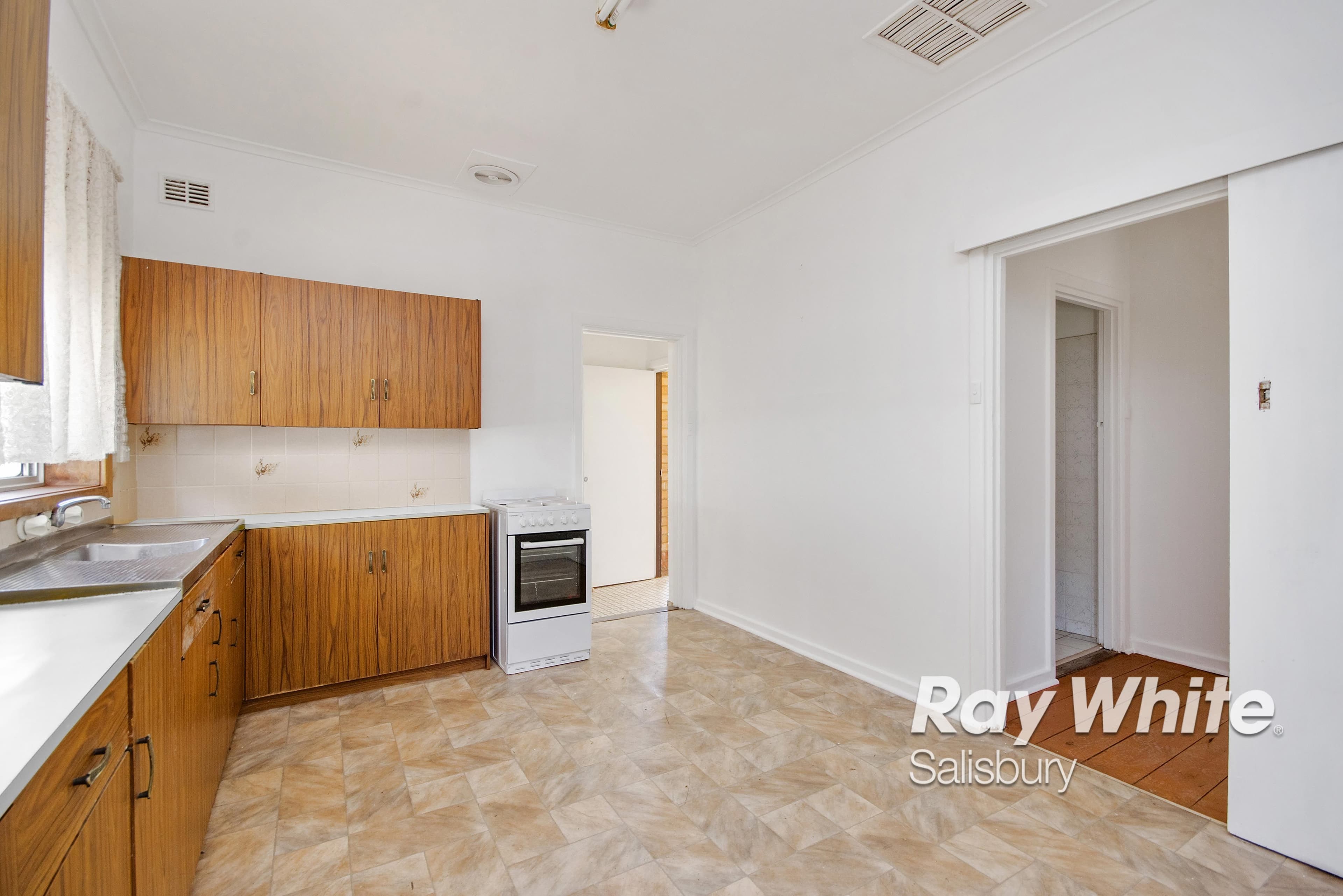 24 Hewitt Road, Elizabeth South SA 5112, Elizabeth South - Thumbnail 5