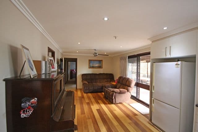 16 DeHavillard Cresent, Raby NSW 2566, Raby - Thumbnail 5