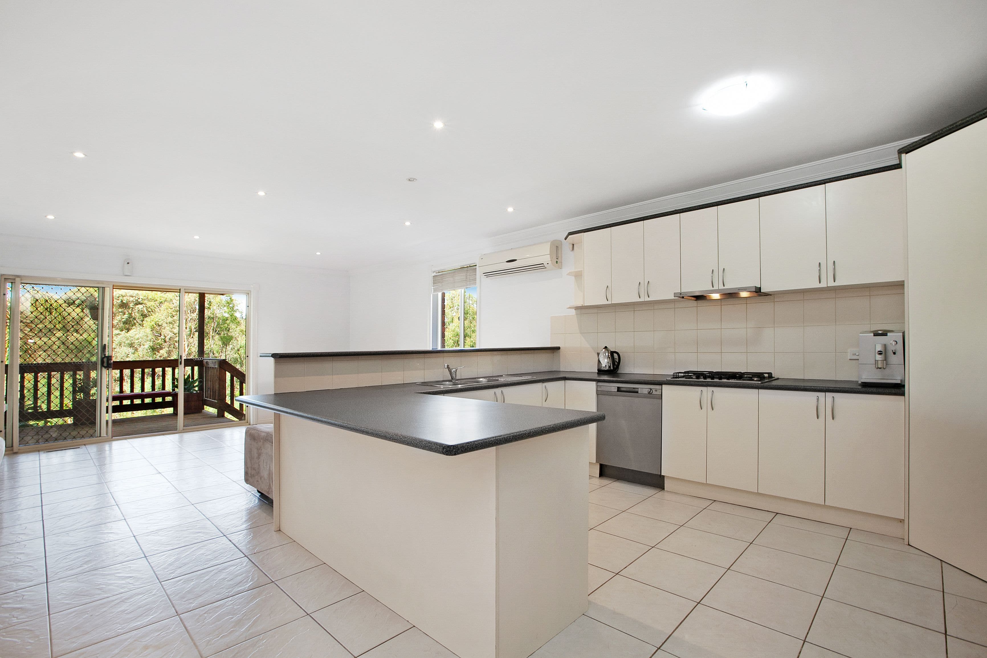 136A Darebin Boulevard, Reservoir VIC 3073, Reservoir - Thumbnail 5