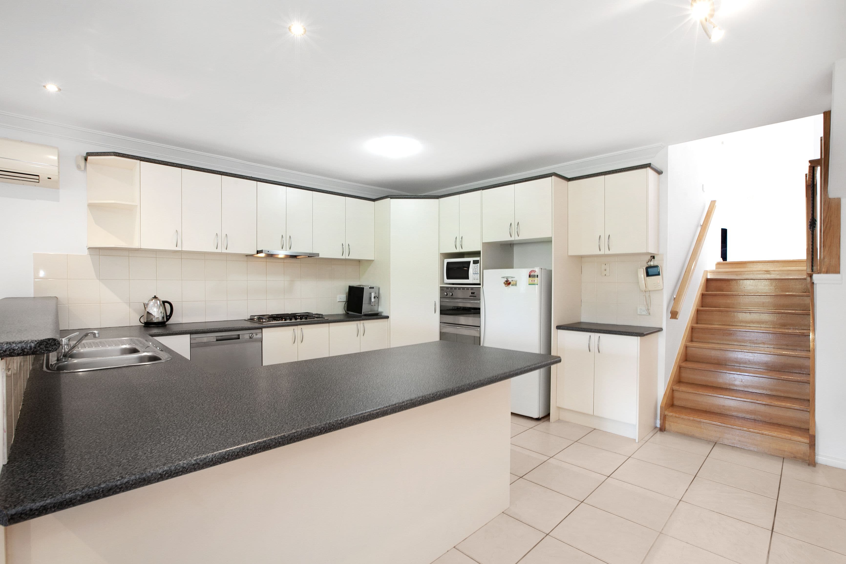 136A Darebin Boulevard, Reservoir VIC 3073, Reservoir - Thumbnail 6