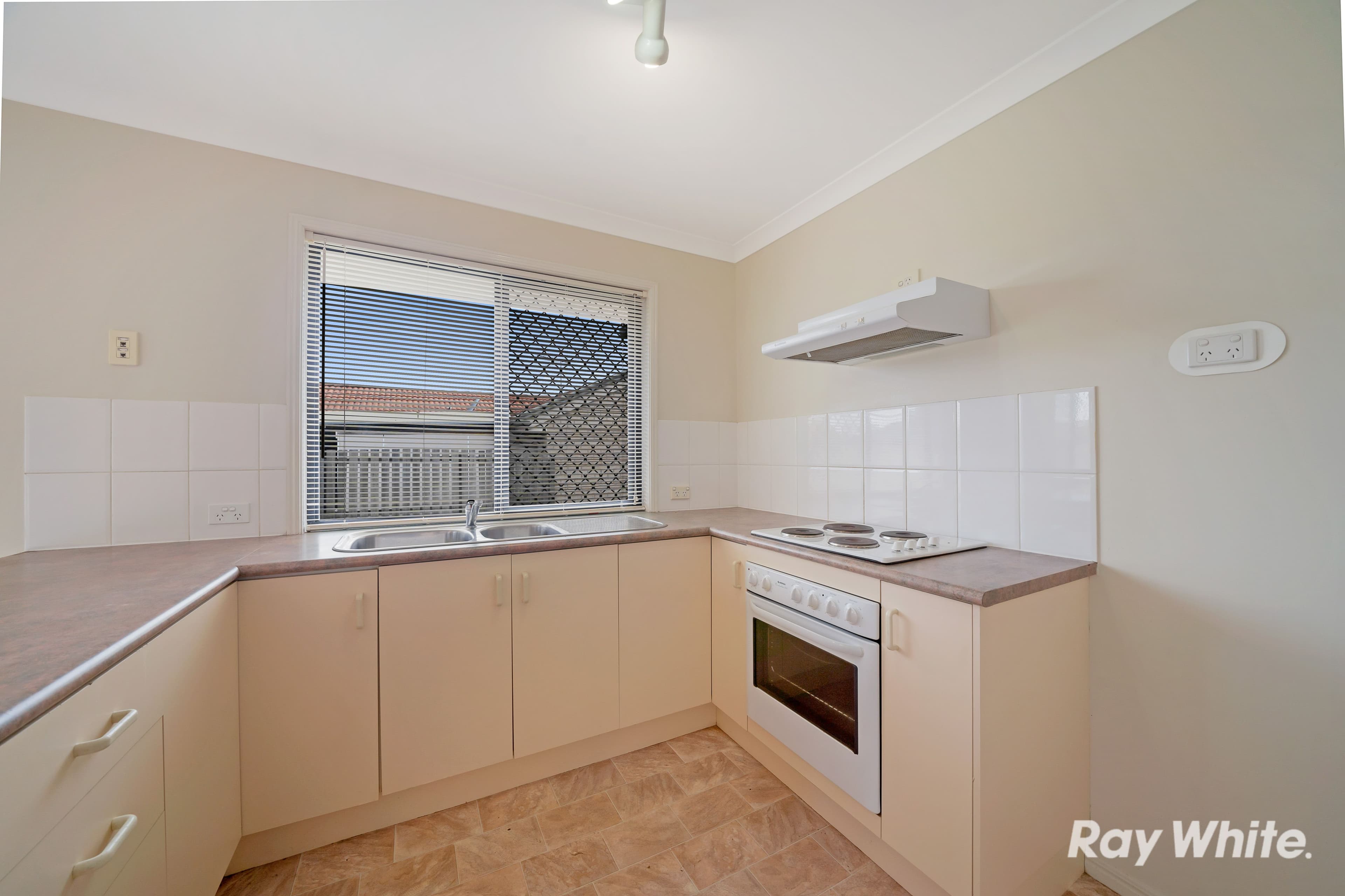 29 Robert South Drive, Crestmead QLD 4132, Crestmead - Thumbnail 4