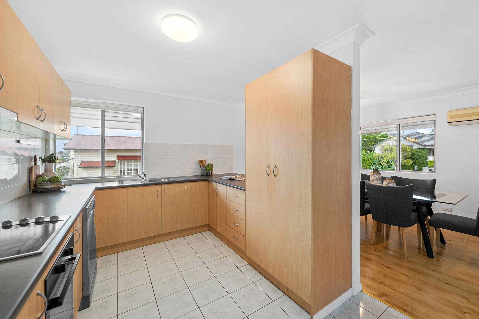 220 Cavendish Road, Coorparoo QLD 4151, Coorparoo - Thumbnail 8