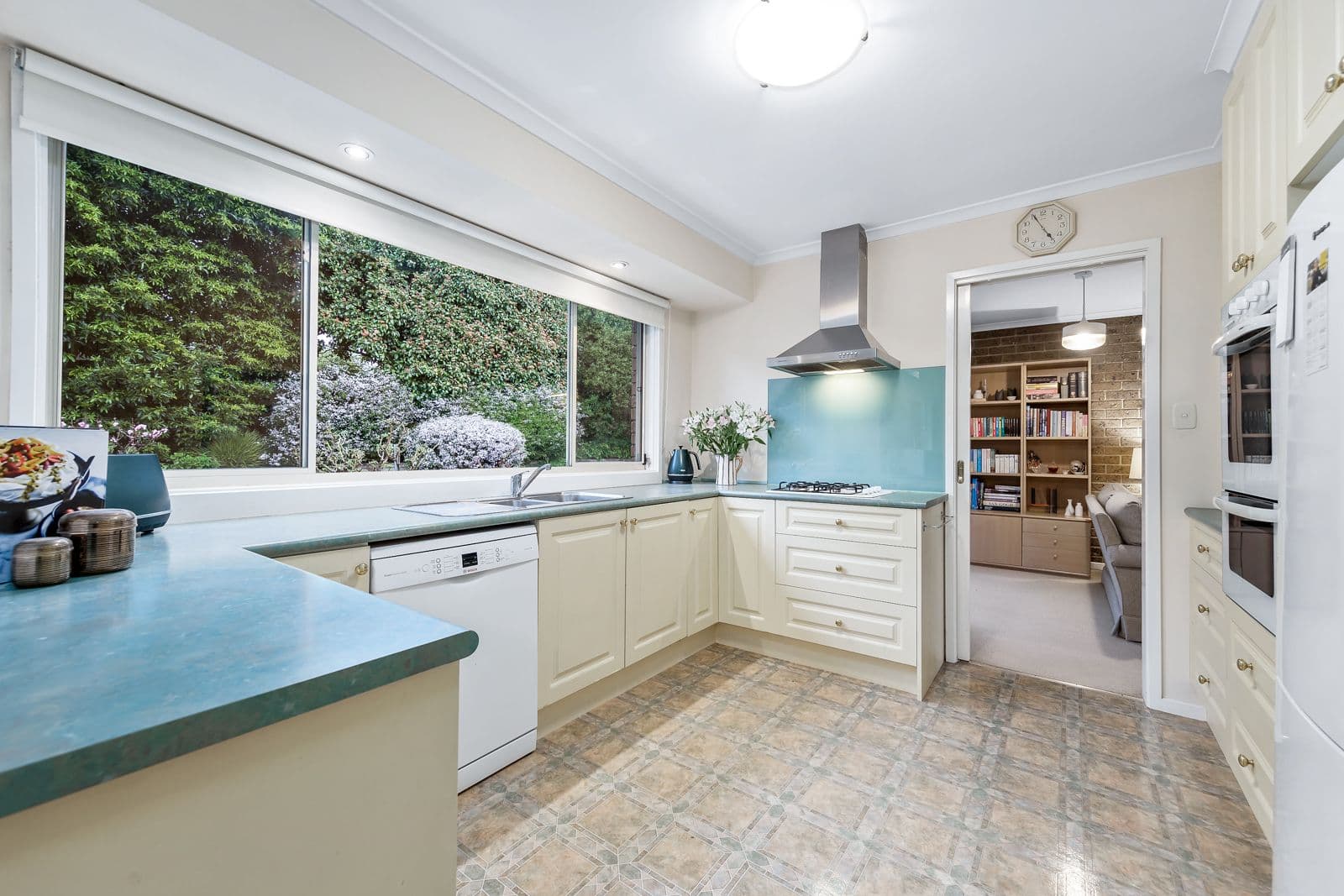 41 Appletree Drive, Glen Waverley VIC 3150, Glen Waverley - Thumbnail 5