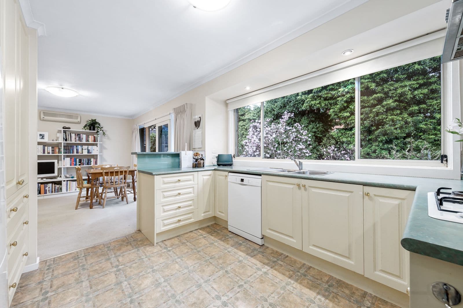 41 Appletree Drive, Glen Waverley VIC 3150, Glen Waverley - Thumbnail 6