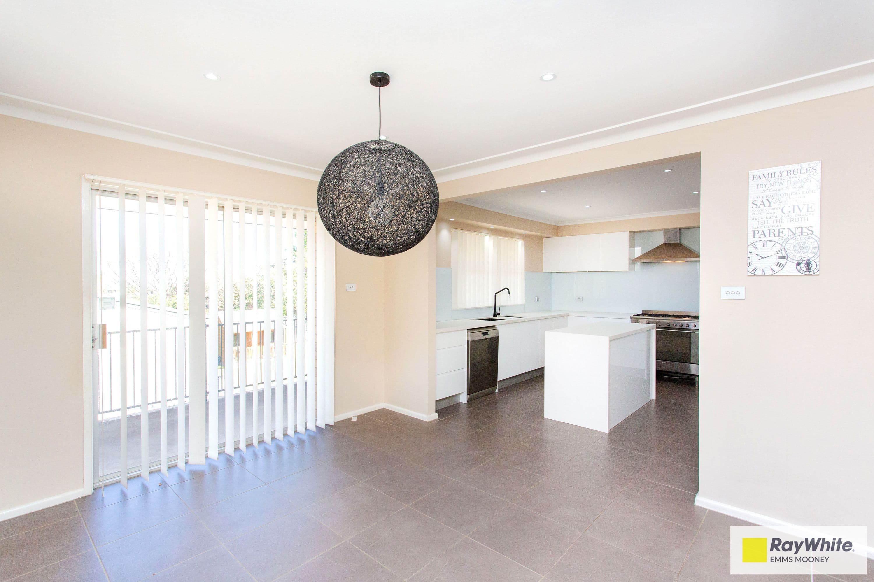 10 Elizabeth Avenue, Cowra - Thumbnail 3