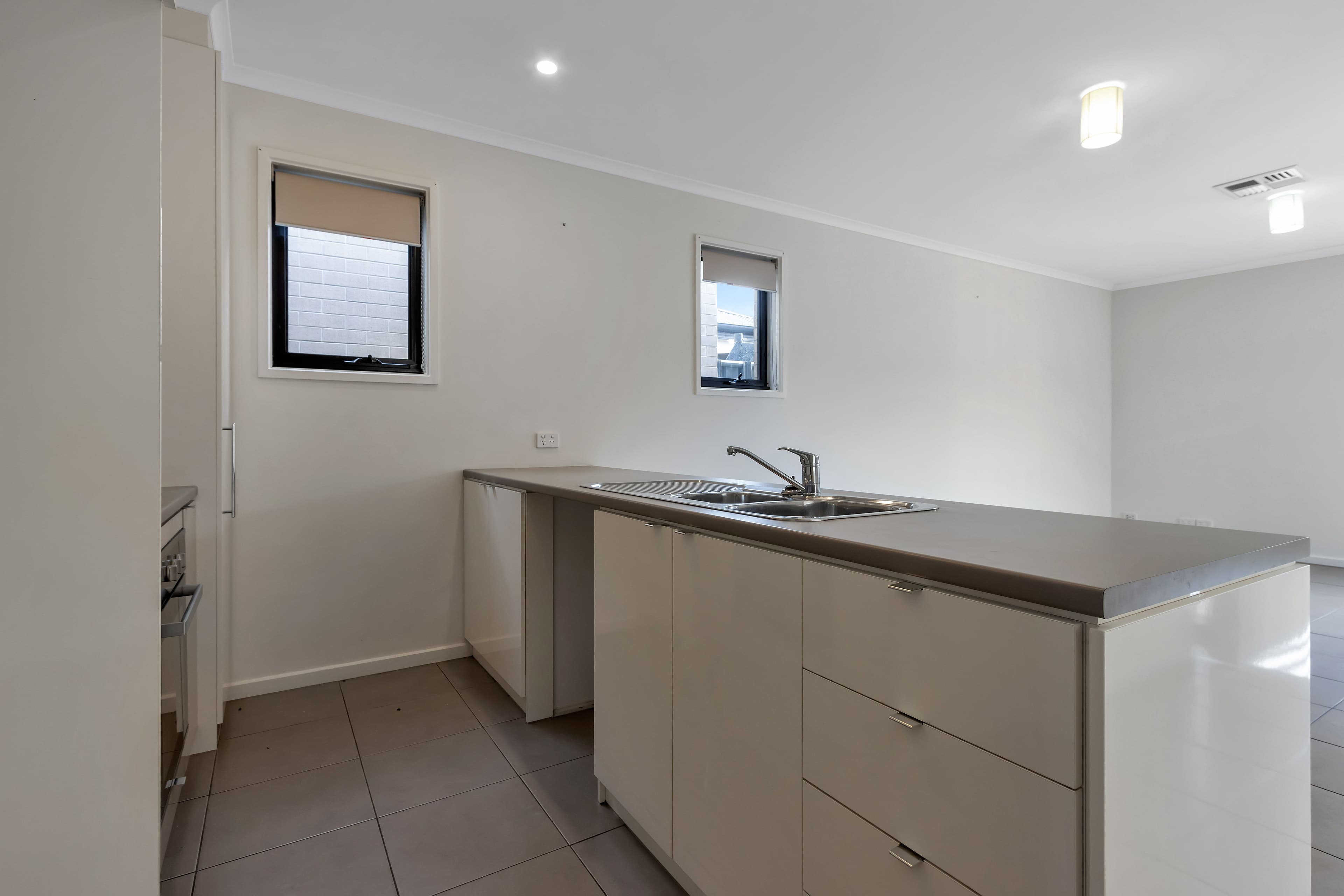 4 Tulloch Drive, St Clair SA 5011, St Clair - Thumbnail 3