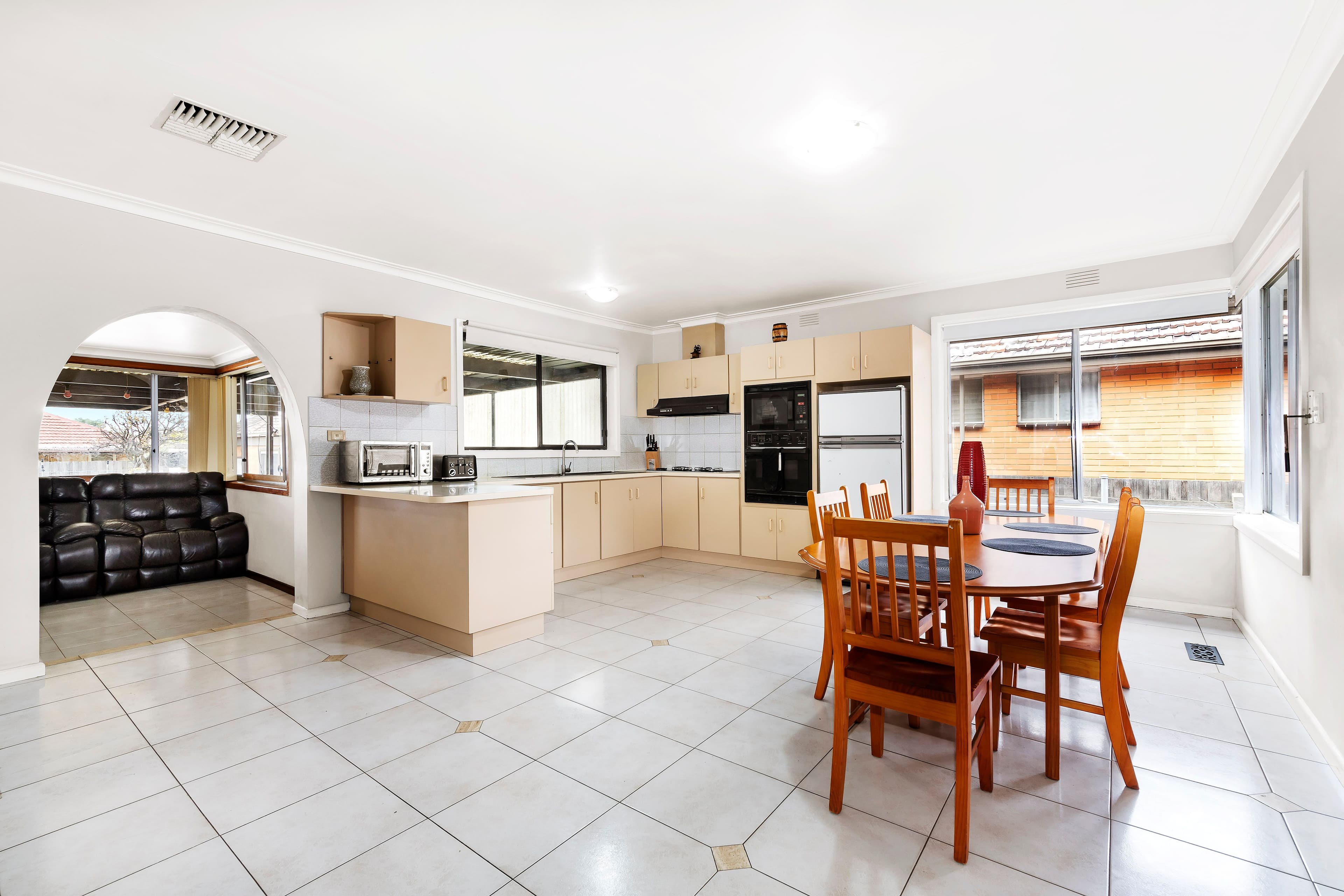 98 William Street, Fawkner VIC 3060, Fawkner - Thumbnail 2