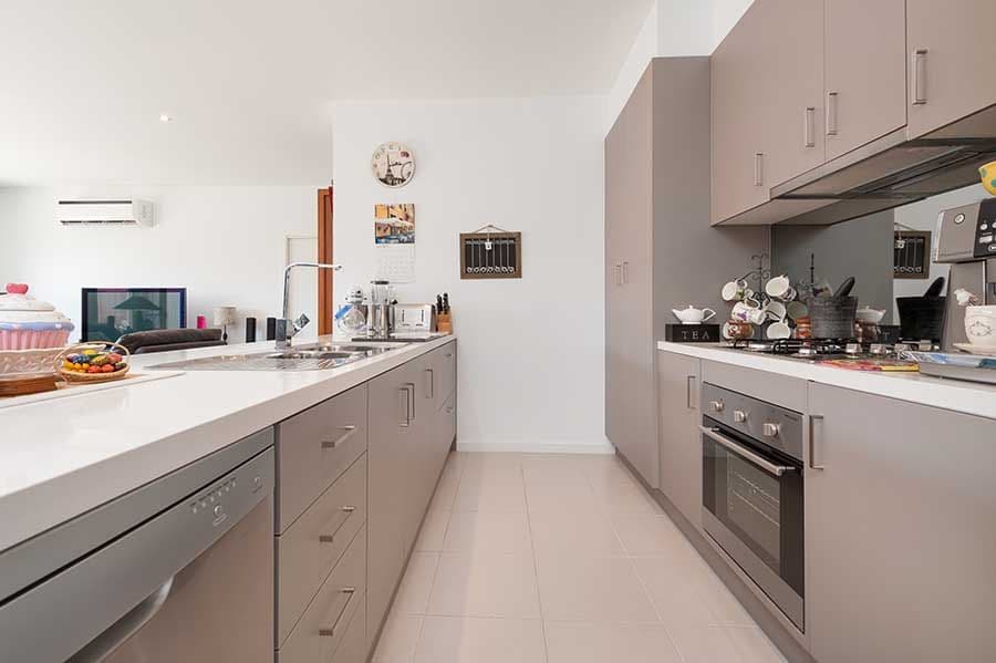 12 Metropolitan Avenue, Craigieburn VIC 3064, Craigieburn - Thumbnail 2