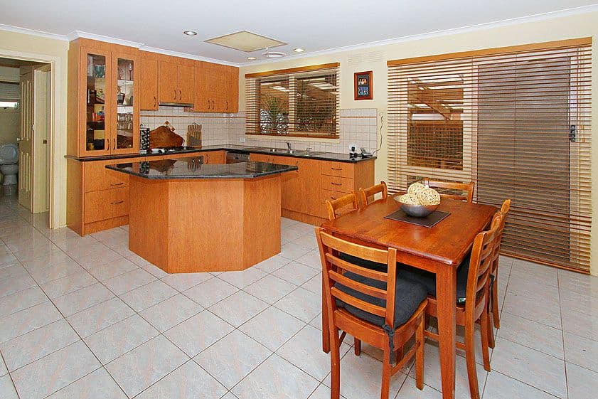 9 Gunsynd Close, THOMASTOWN VIC 3074, Thomastown - Thumbnail 3