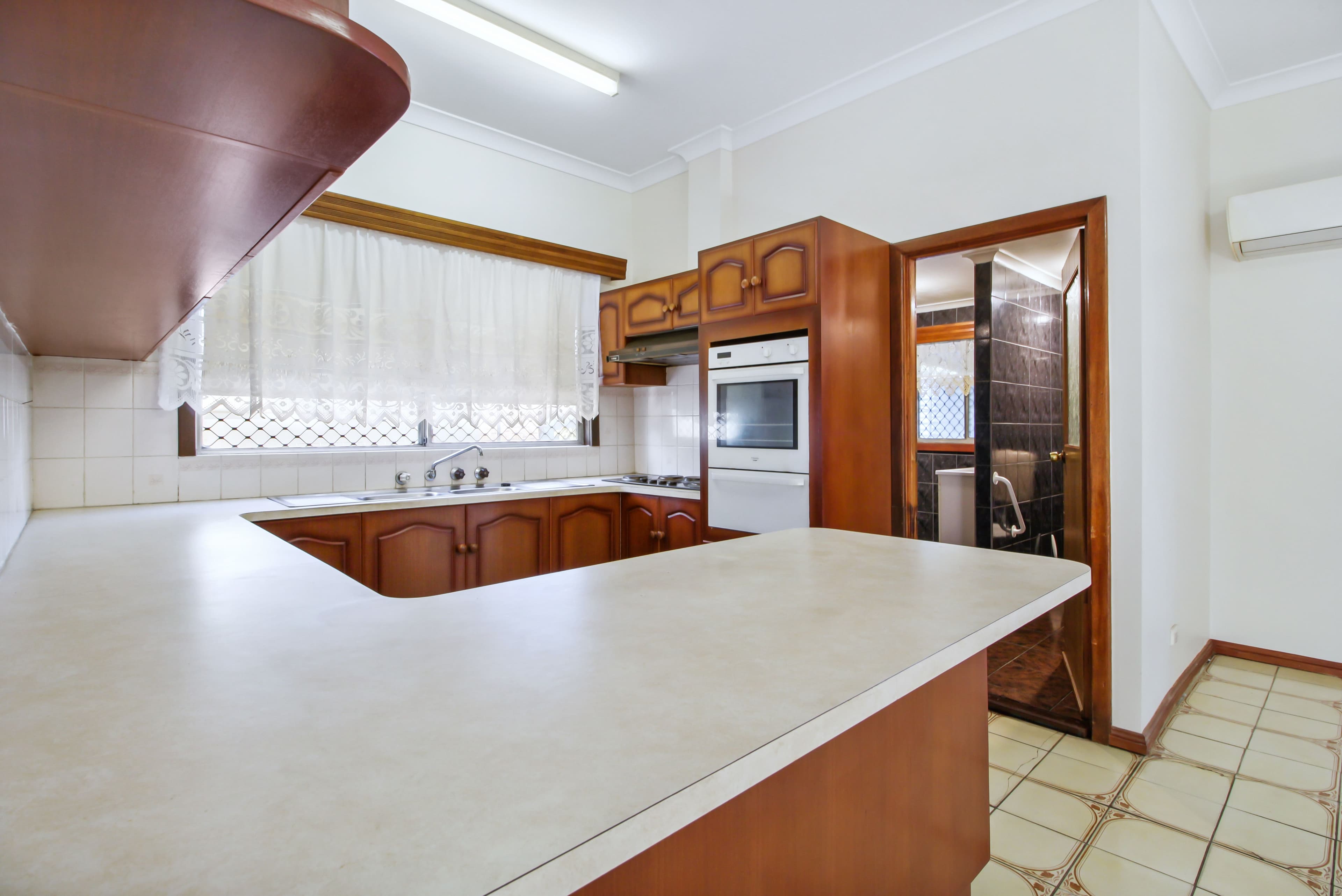 141 Renmark Avenue, Renmark SA 5341, Renmark - Thumbnail 2