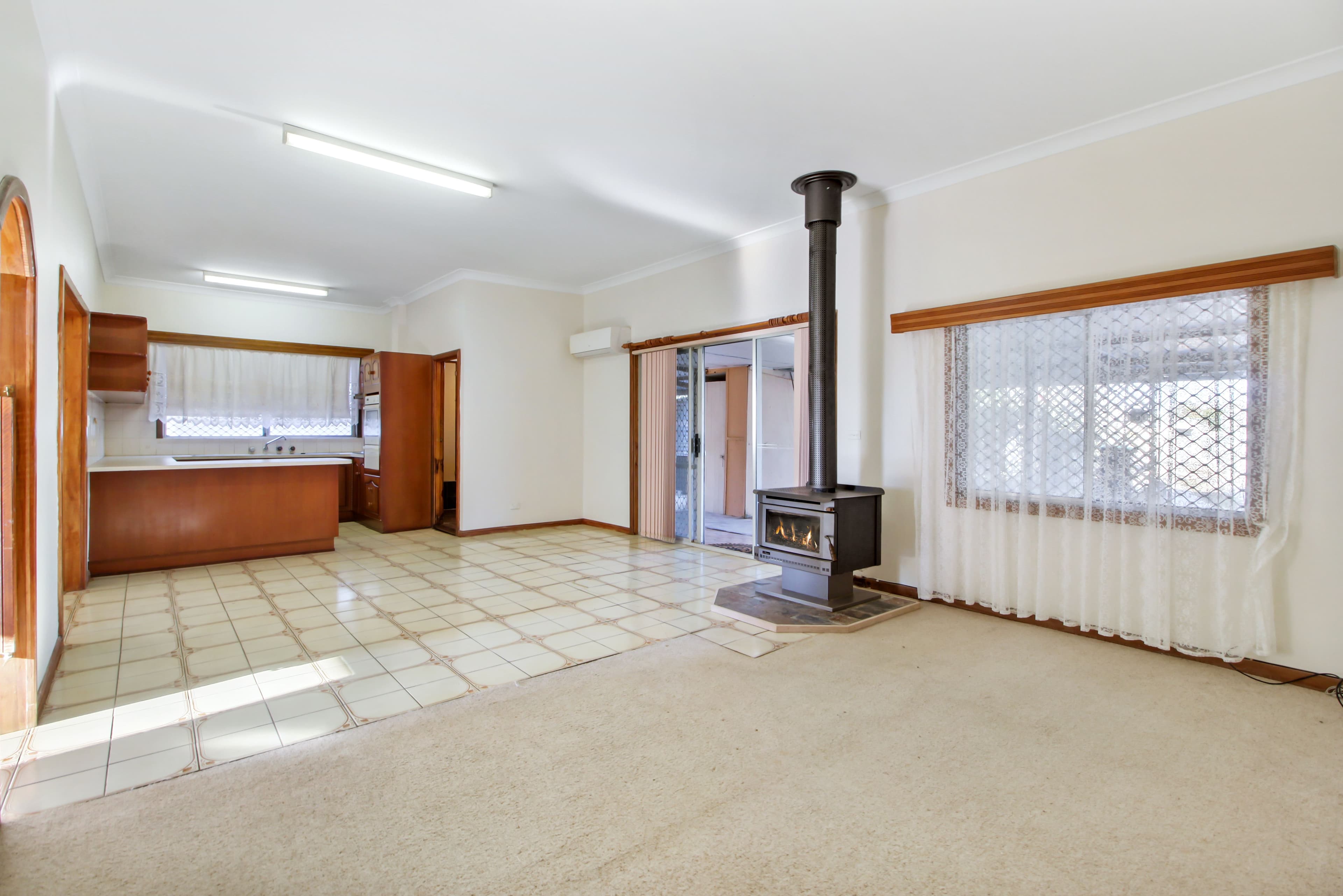 141 Renmark Avenue, Renmark SA 5341, Renmark - Thumbnail 3