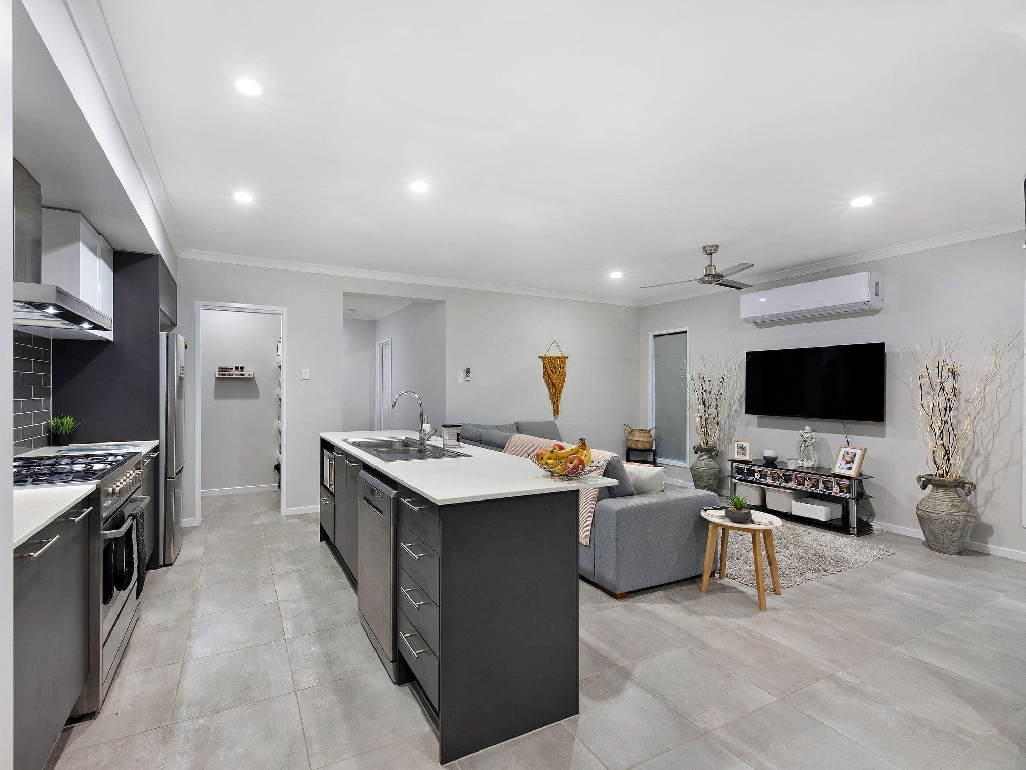 6 Dinden Road, South Ripley QLD 4306, South Ripley - Thumbnail 2