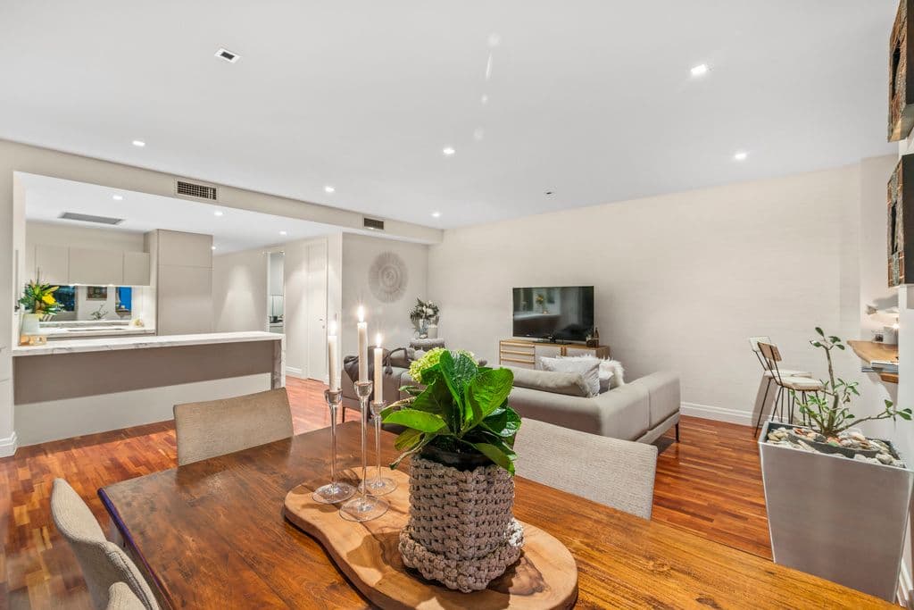 160 Jefferson Lane, Palm Beach QLD 4221, Palm Beach - Thumbnail 2