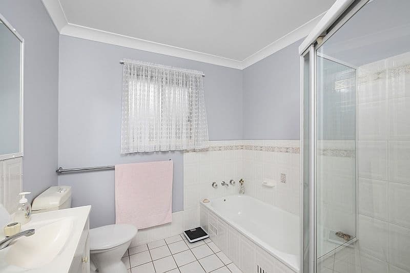 210 Lakedge Avenue, BERKELEY VALE NSW 2261, Berkeley Vale - Thumbnail 5