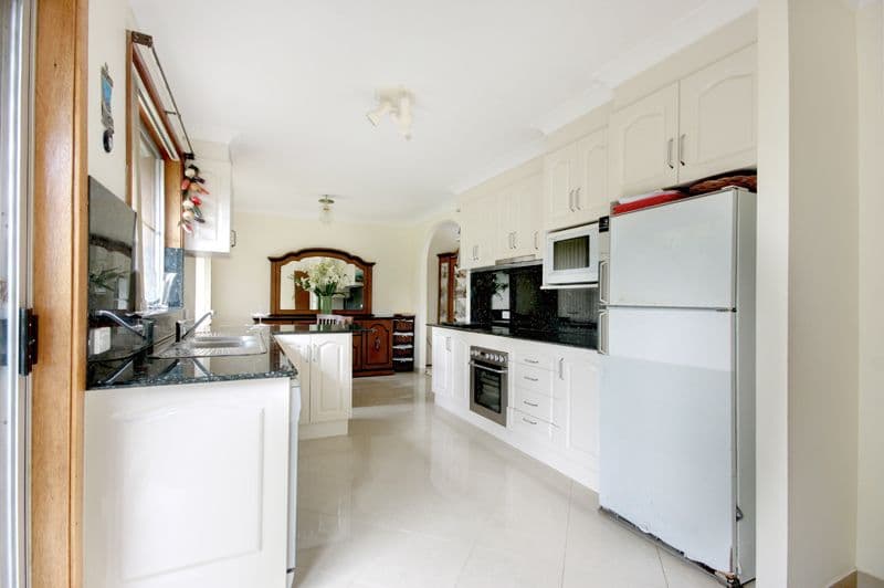 12 Mackenzie Avenue, MOUNT WARRIGAL NSW 2528, Mount Warrigal - Thumbnail 2
