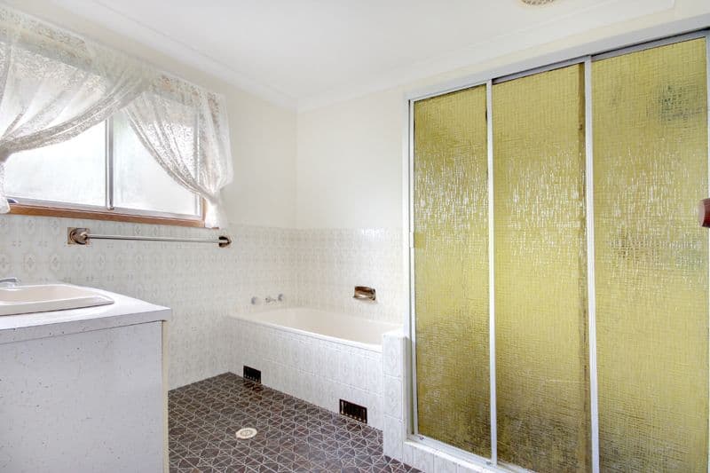 12 Mackenzie Avenue, MOUNT WARRIGAL NSW 2528, Mount Warrigal - Thumbnail 5