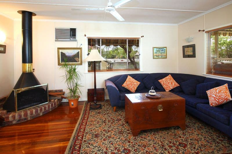WAVELL HEIGHTS QLD 4012, Wavell Heights - Thumbnail 2