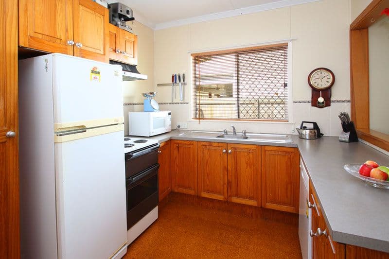 WAVELL HEIGHTS QLD 4012, Wavell Heights - Thumbnail 4
