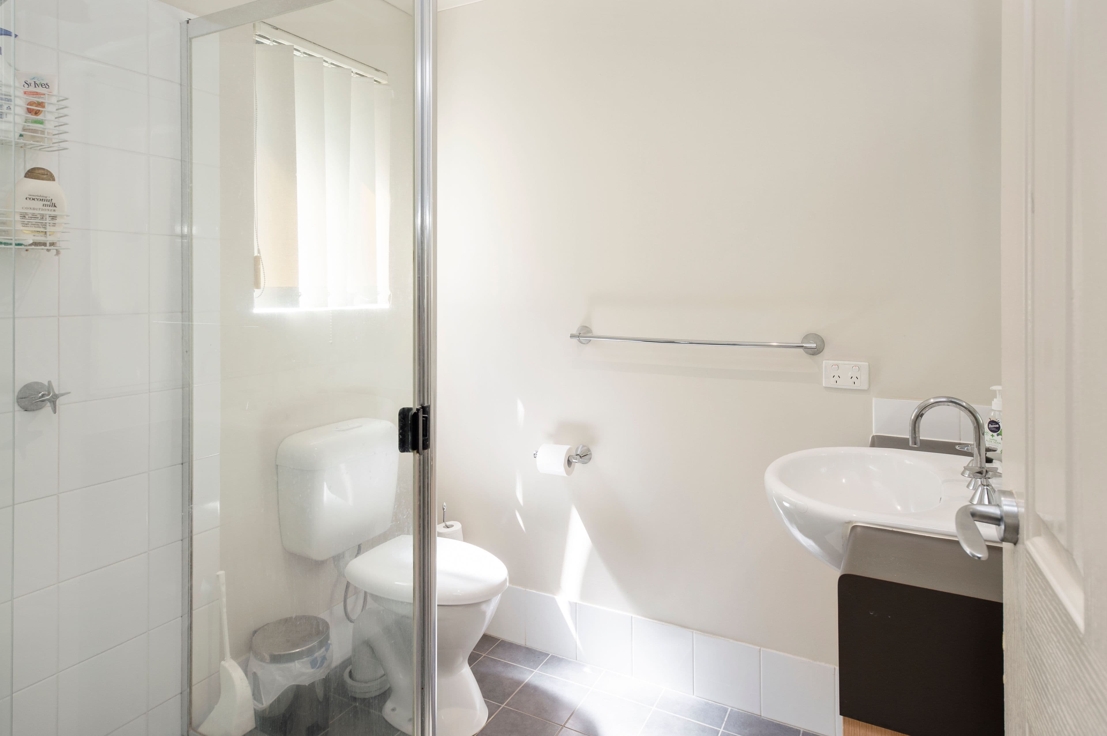 46-48 Lenneberg Street, Southport QLD 4215, Southport - Thumbnail 6